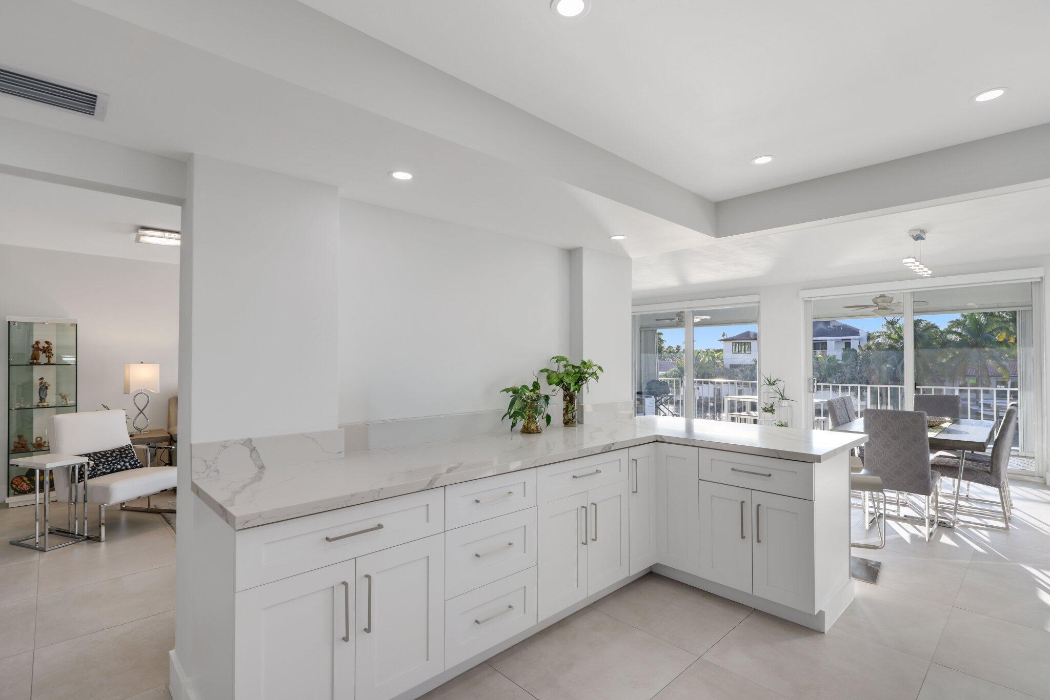 10180 W Bay Hbr Dr #2c Bay Harbor Islands, FL 33154