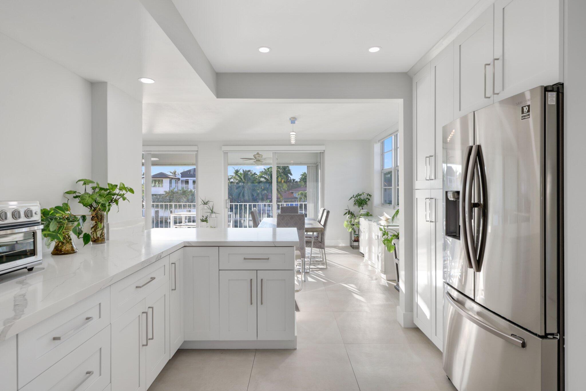 10180 W Bay Hbr Dr #2c Bay Harbor Islands, FL 33154