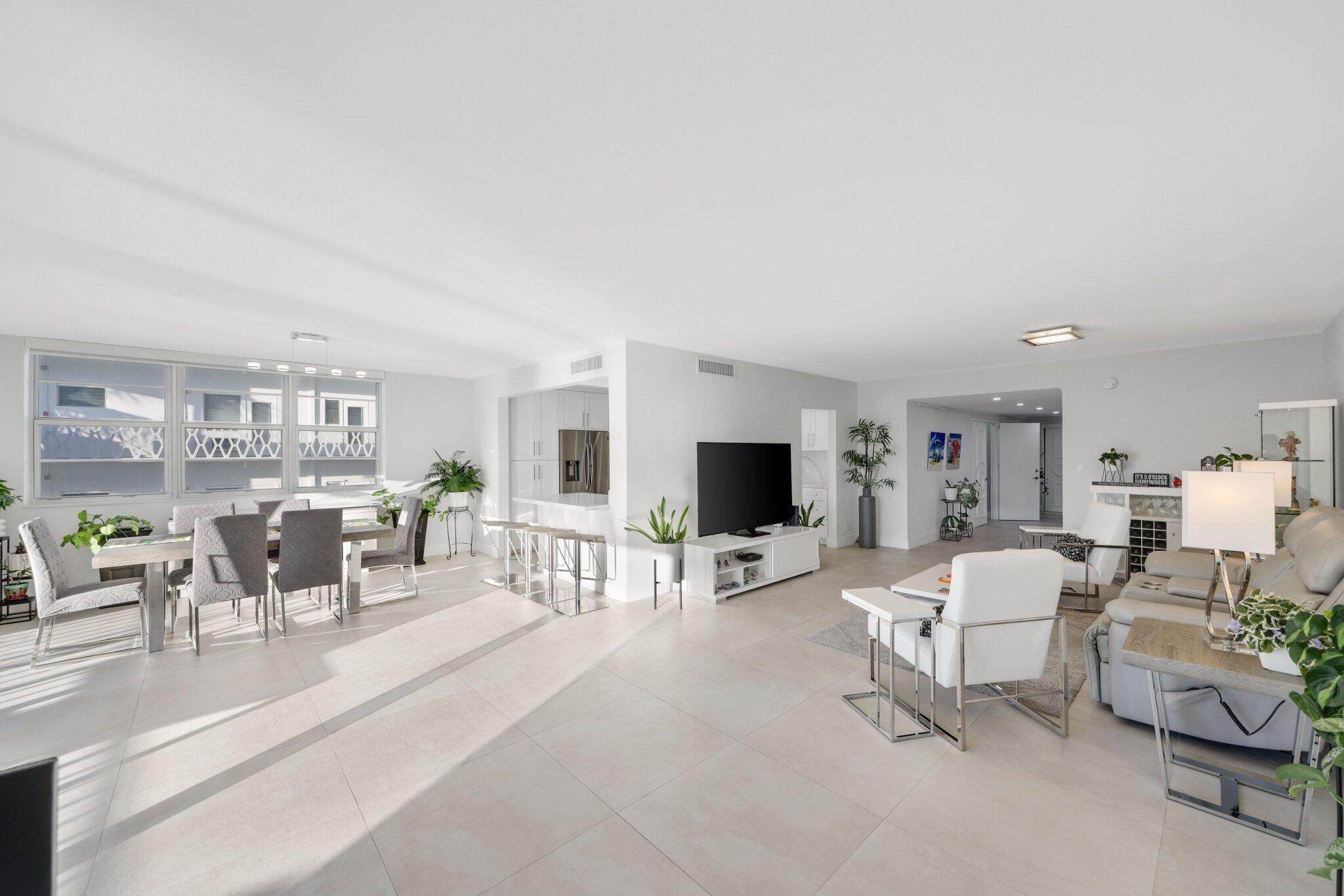 10180 W Bay Hbr Dr #2c Bay Harbor Islands, FL 33154