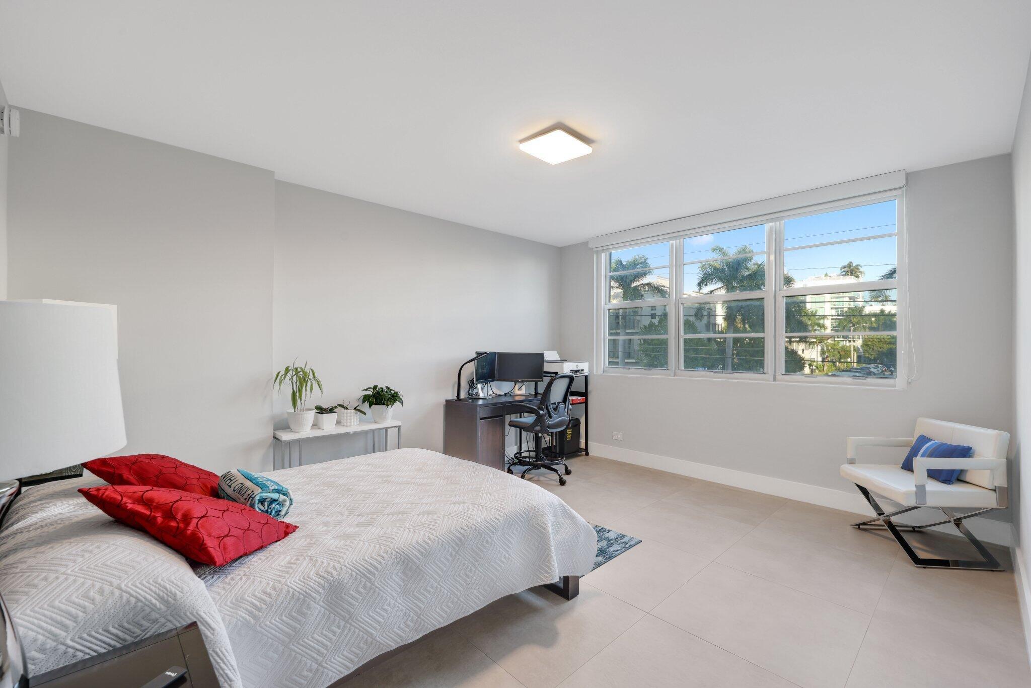 10180 W Bay Hbr Dr #2c Bay Harbor Islands, FL 33154