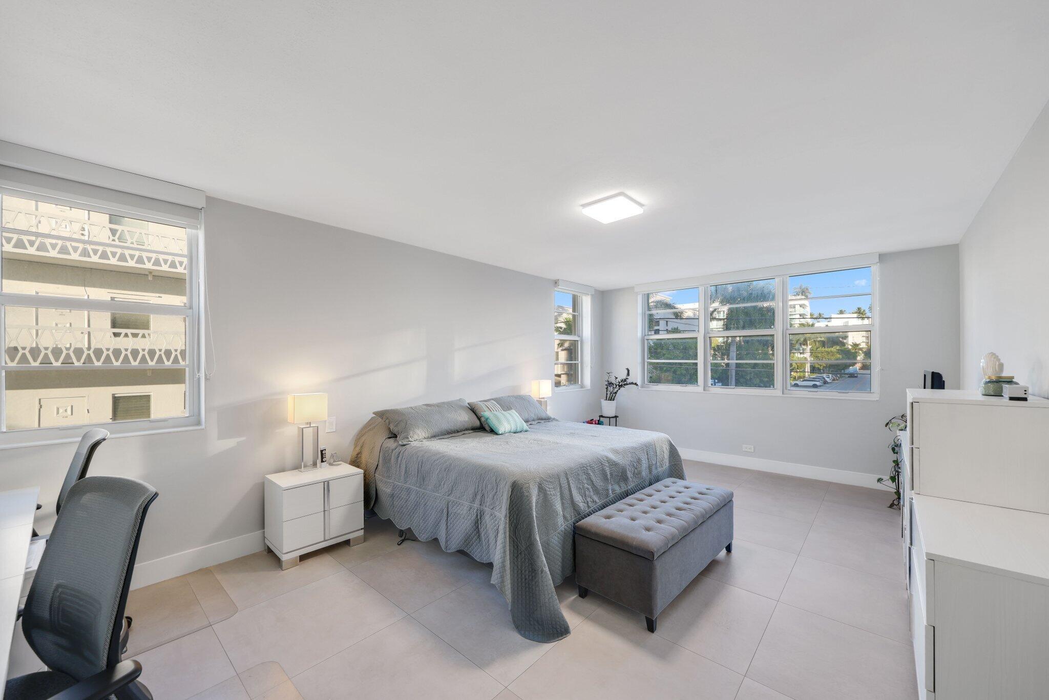 10180 W Bay Hbr Dr #2c Bay Harbor Islands, FL 33154