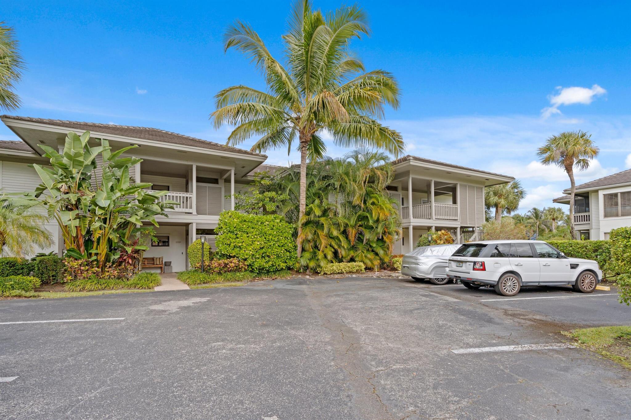 11830 Pebblewood Dr #202