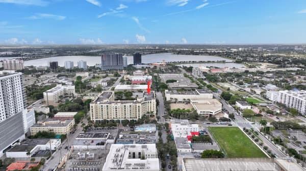 610 Clematis St #102 West Palm Beach, FL 33401