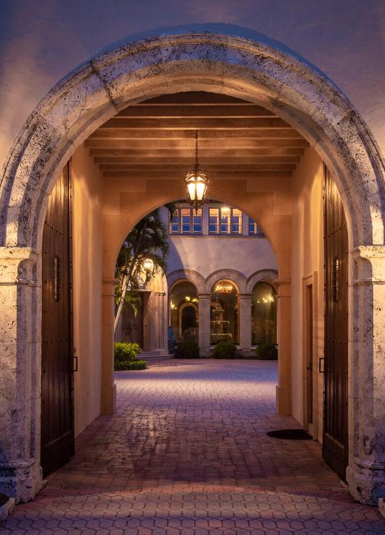 790 S County Palm Beach, FL 33480