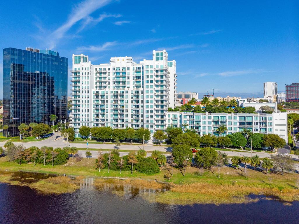 300 S Australian #1421