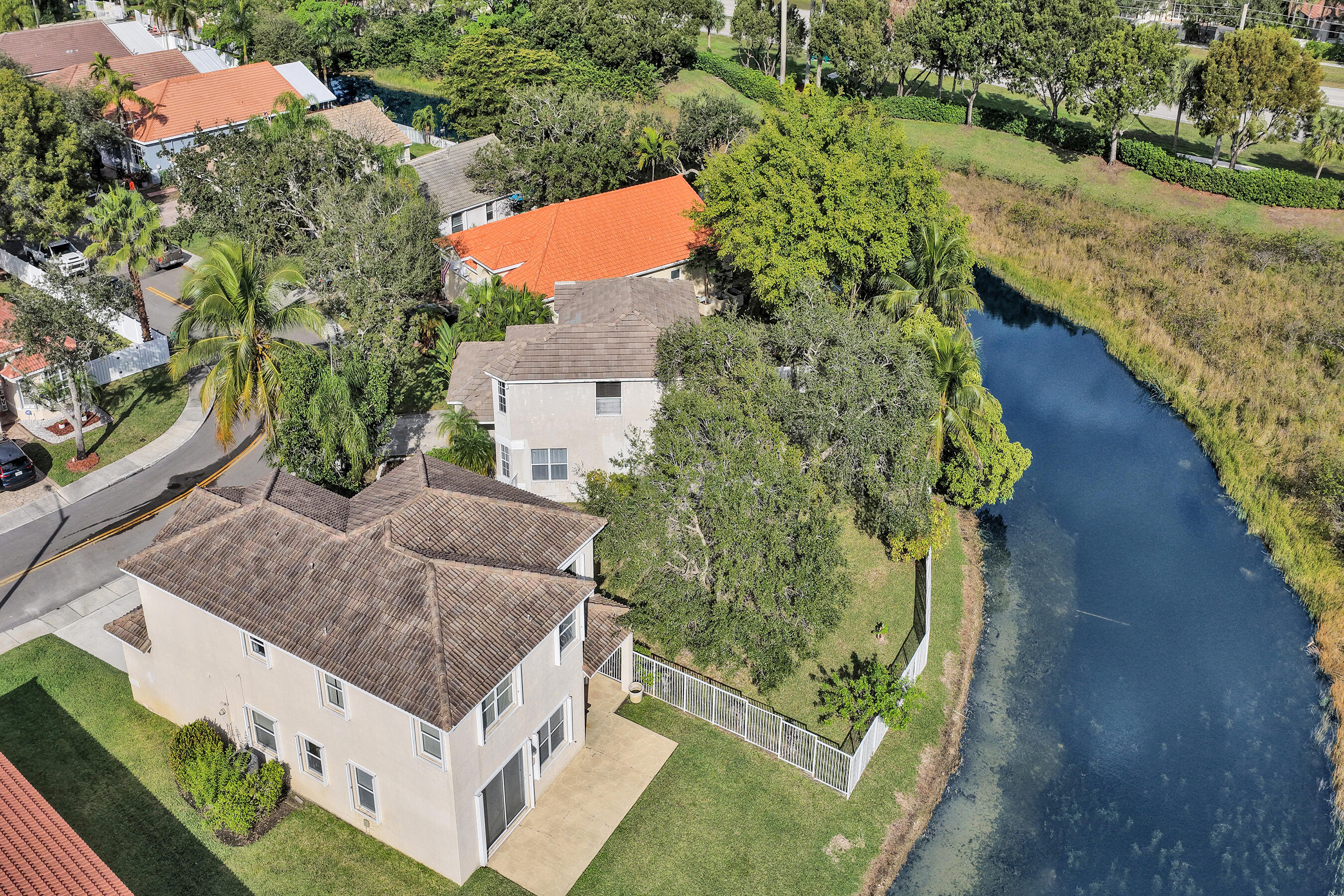 2389 NW 162nd Pembroke Pines, FL 33028