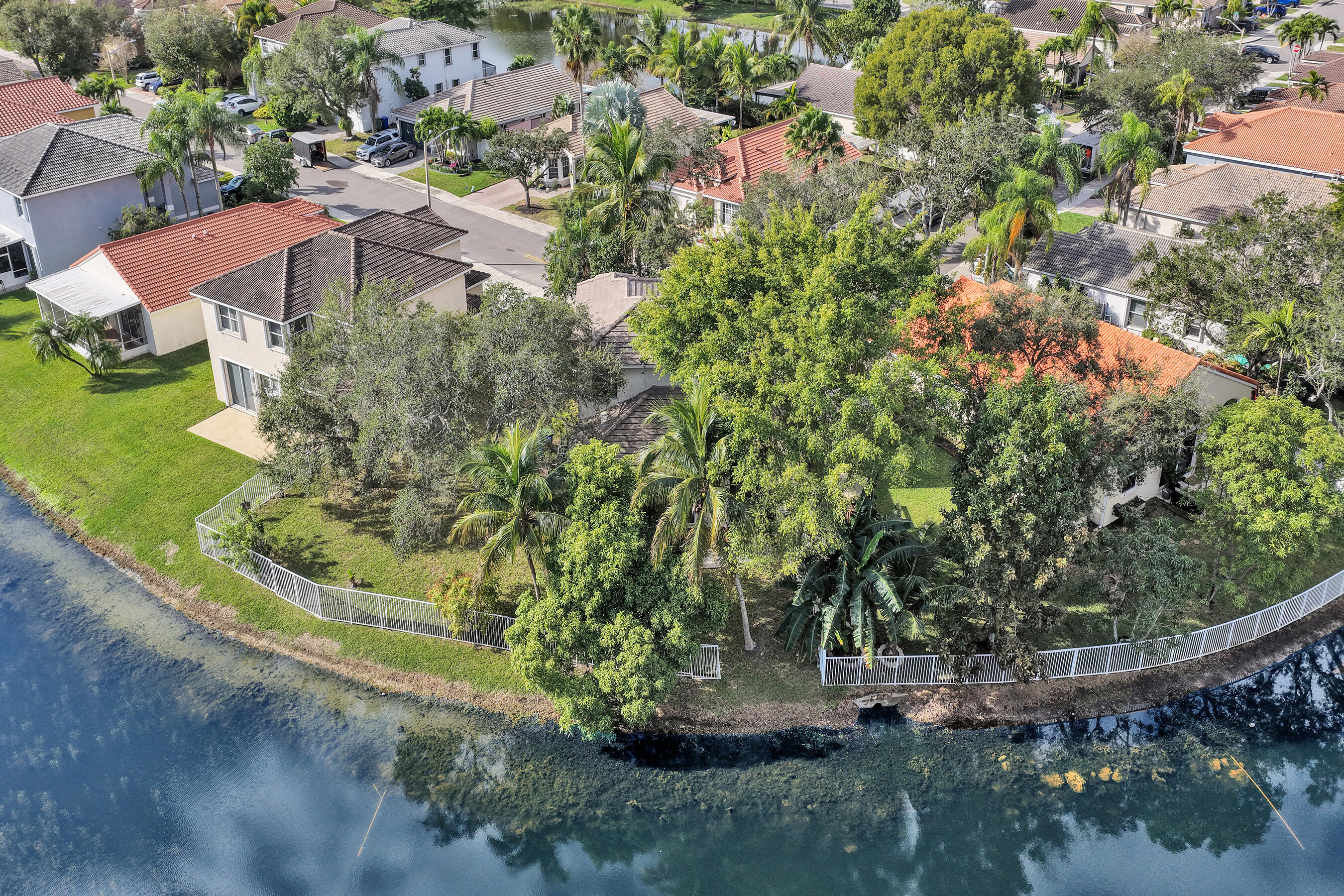 2389 NW 162nd Pembroke Pines, FL 33028