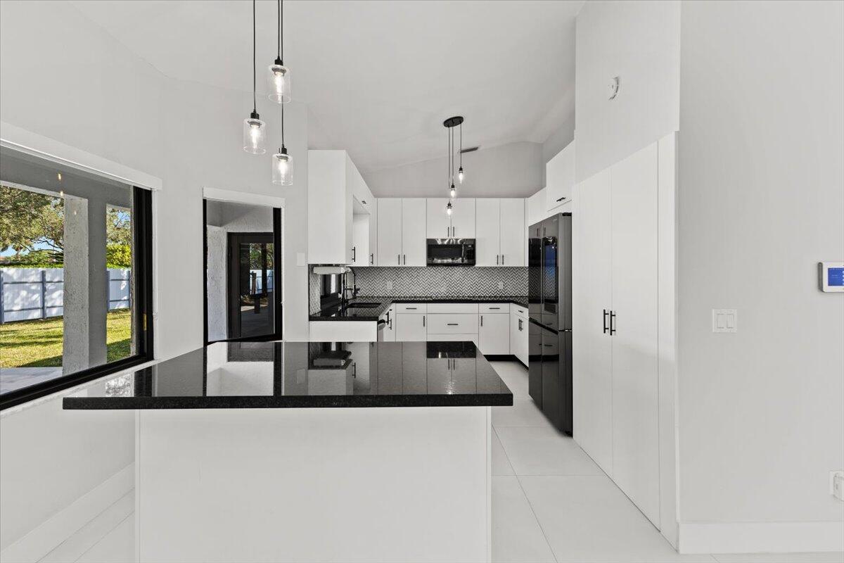 20221 NW 8th Pembroke Pines, FL 33029