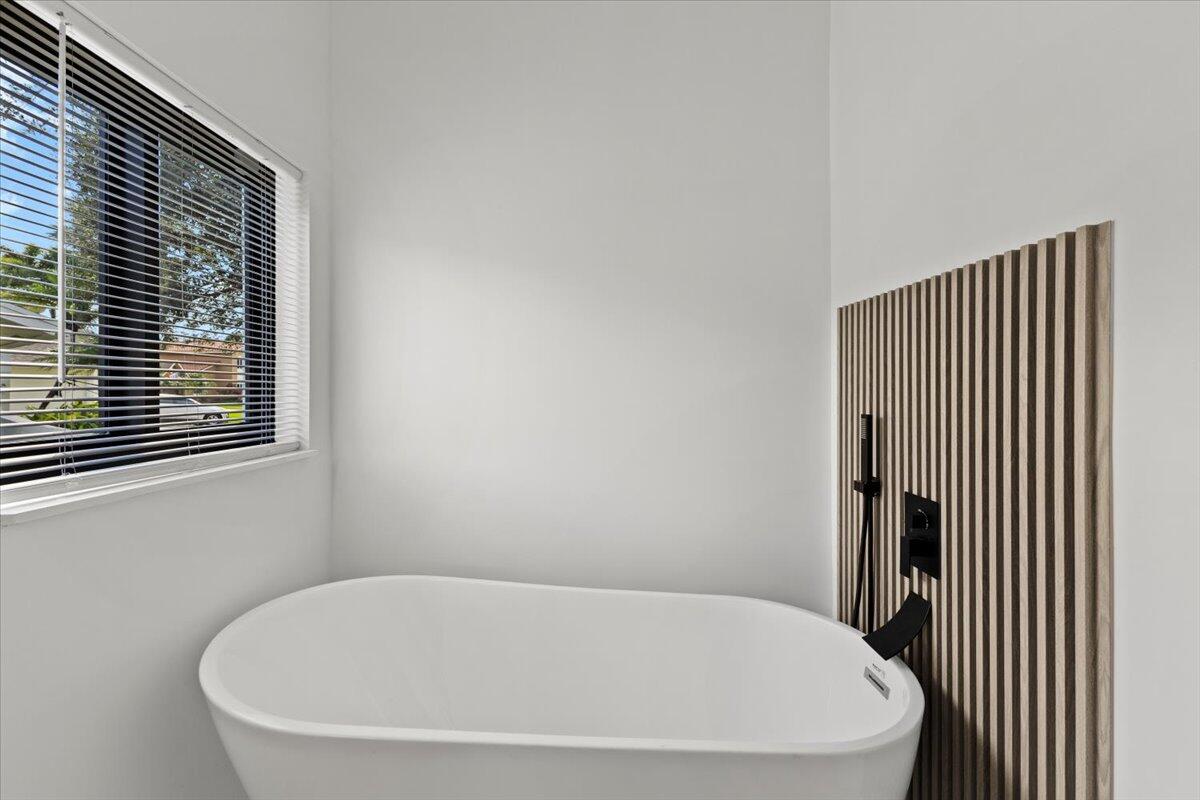 20221 NW 8th Pembroke Pines, FL 33029