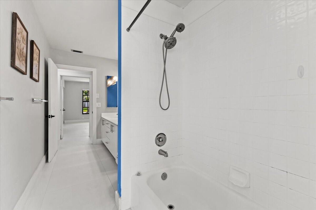 20221 NW 8th Pembroke Pines, FL 33029