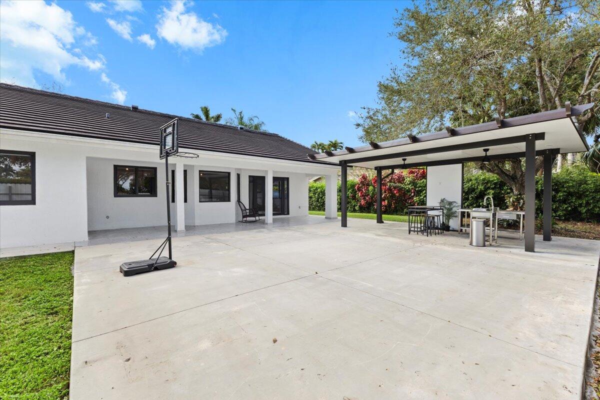 20221 NW 8th Pembroke Pines, FL 33029