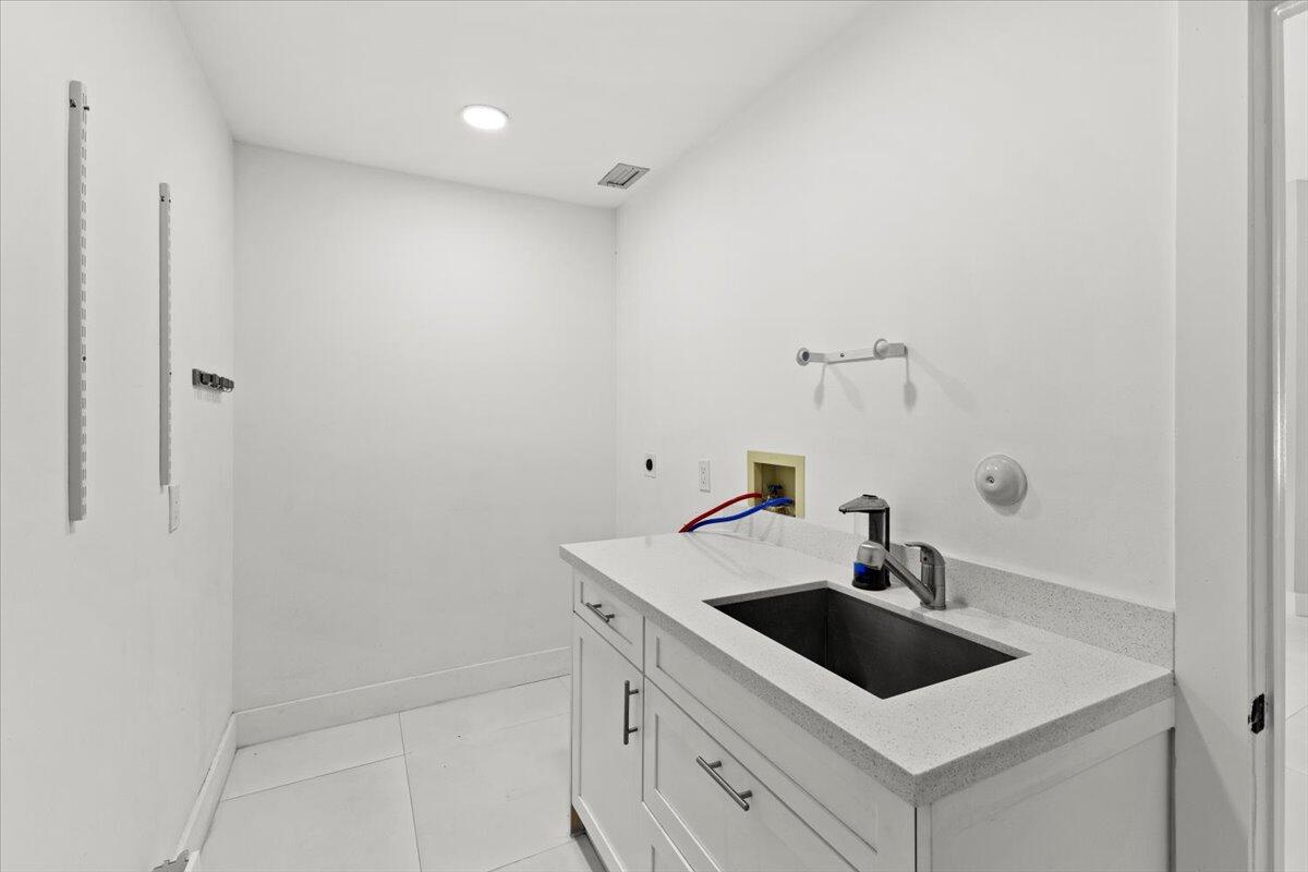 20221 NW 8th Pembroke Pines, FL 33029