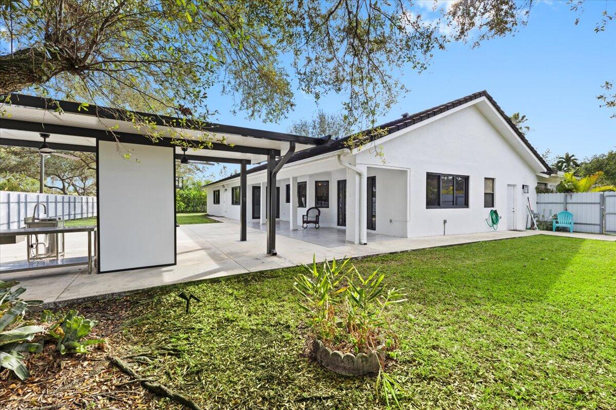 20221 NW 8th Pembroke Pines, FL 33029