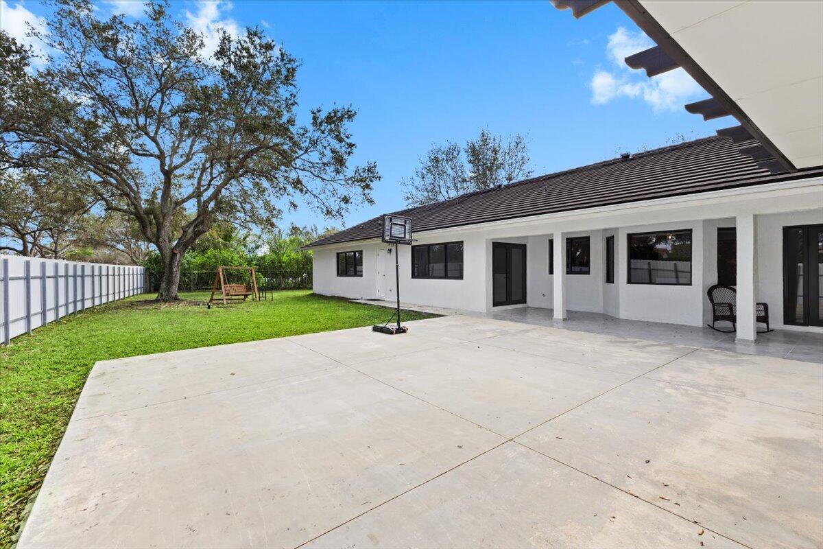 20221 NW 8th Pembroke Pines, FL 33029