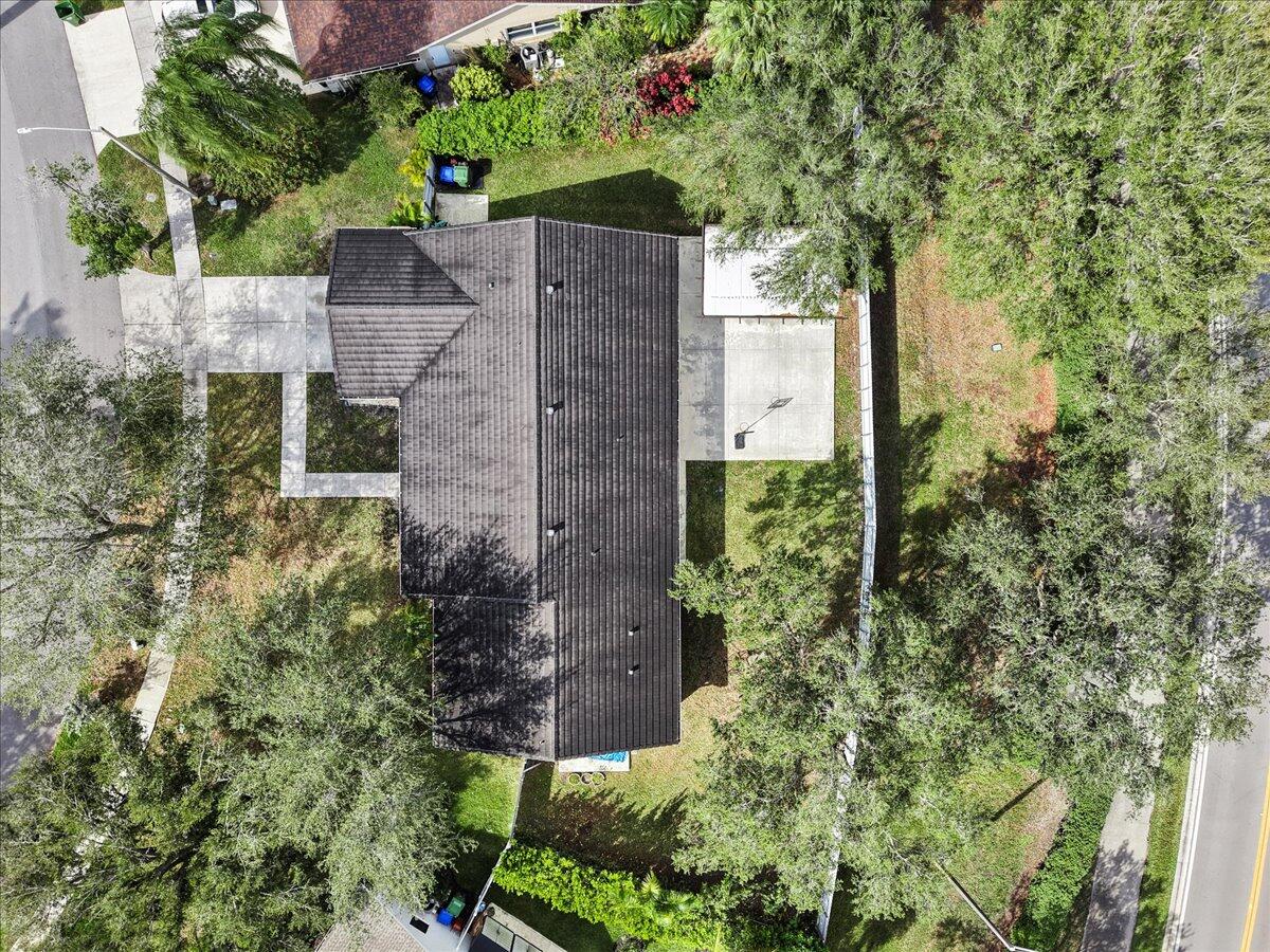 20221 NW 8th Pembroke Pines, FL 33029