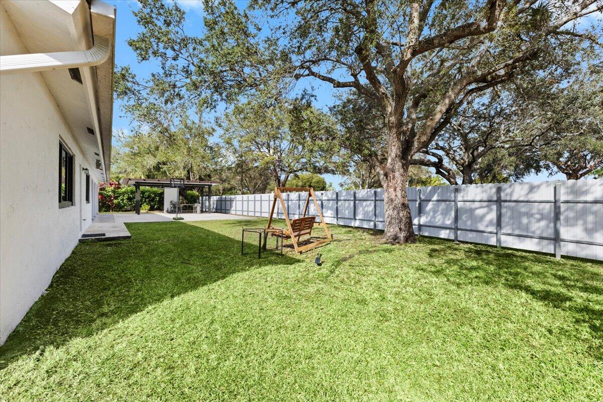 20221 NW 8th Pembroke Pines, FL 33029