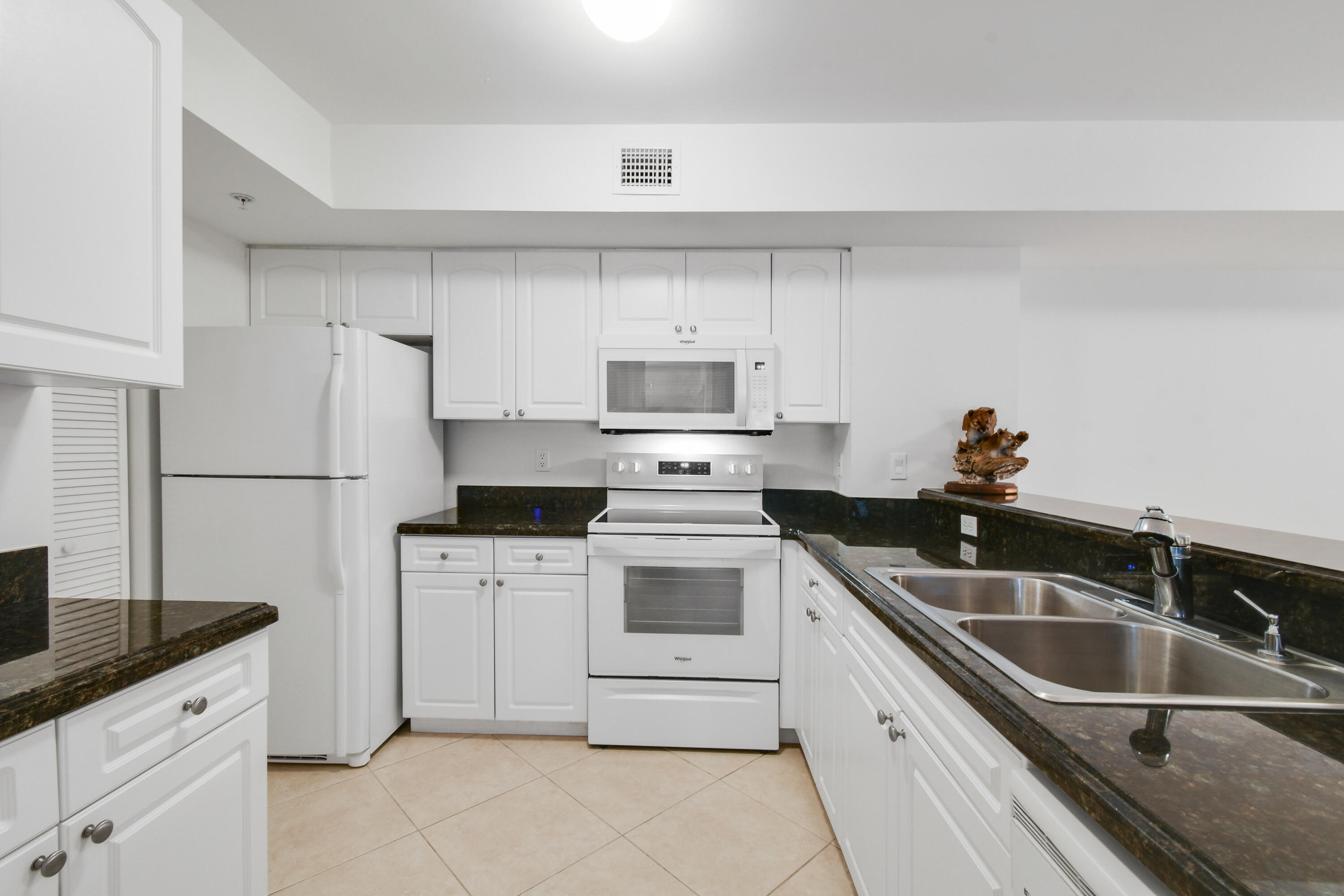 242 Village #2203 Tequesta, FL 33469