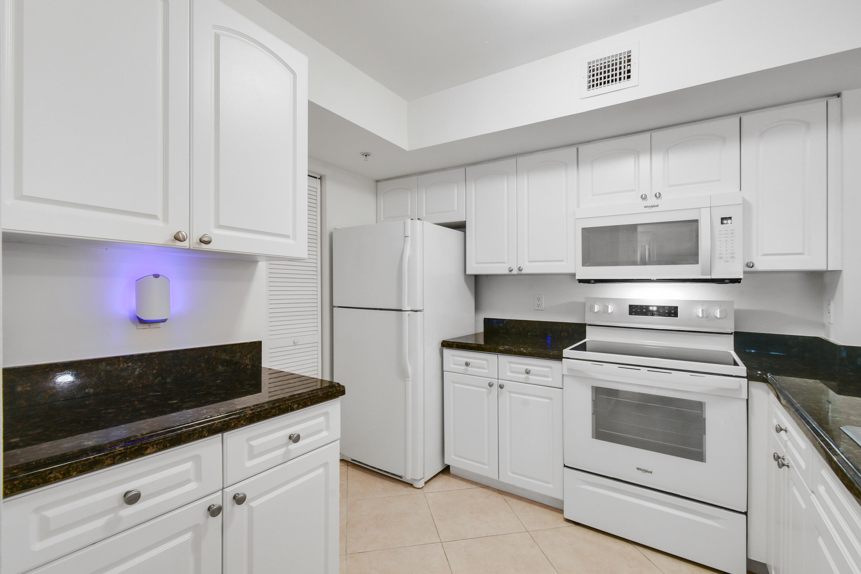 242 Village #2203 Tequesta, FL 33469