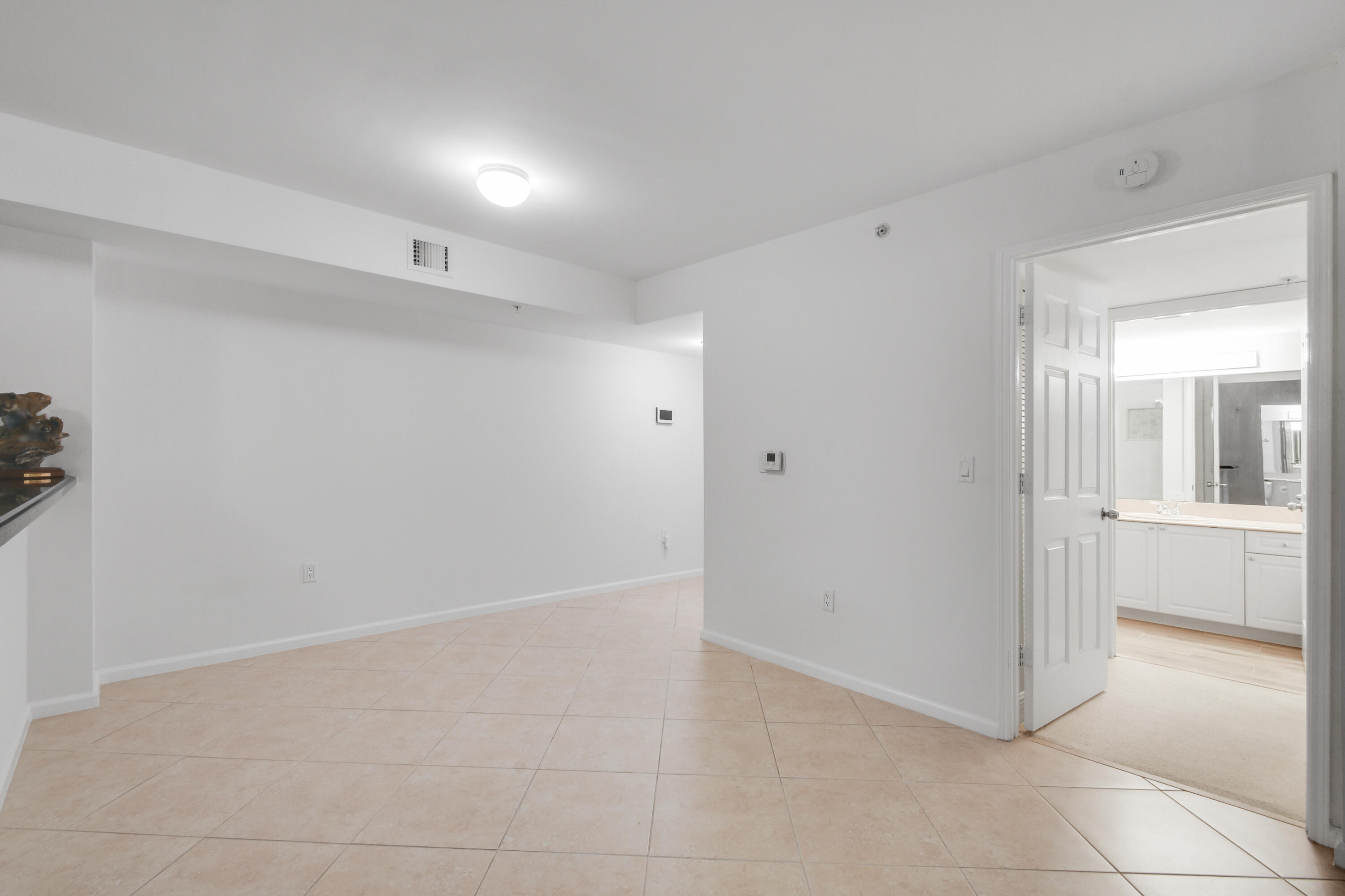 242 Village #2203 Tequesta, FL 33469