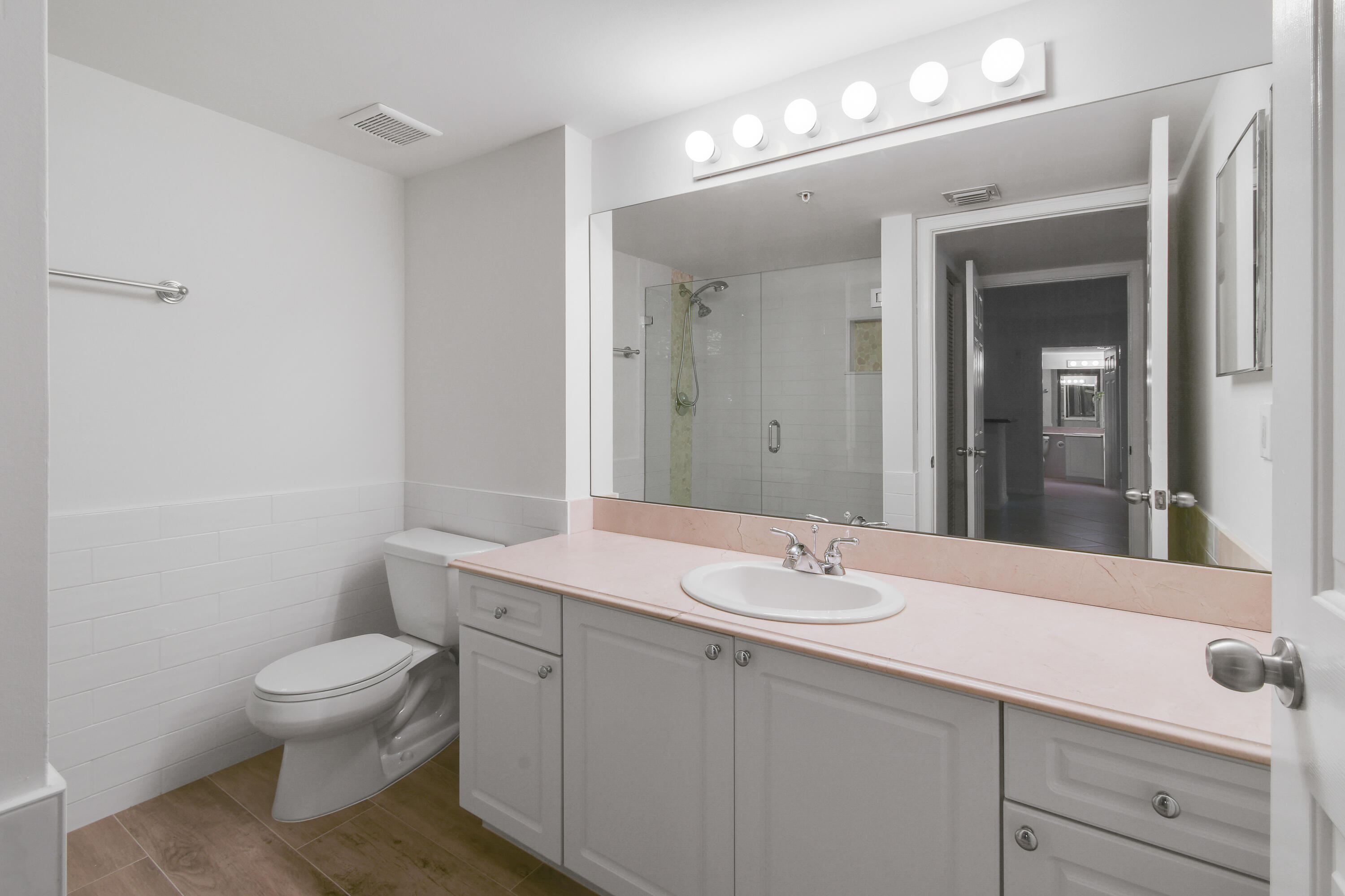 242 Village #2203 Tequesta, FL 33469