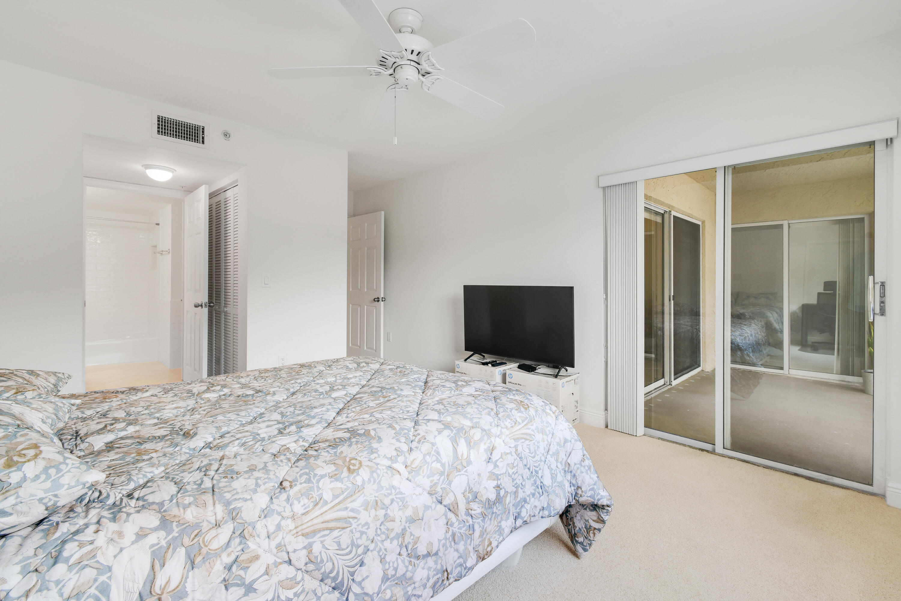 242 Village #2203 Tequesta, FL 33469