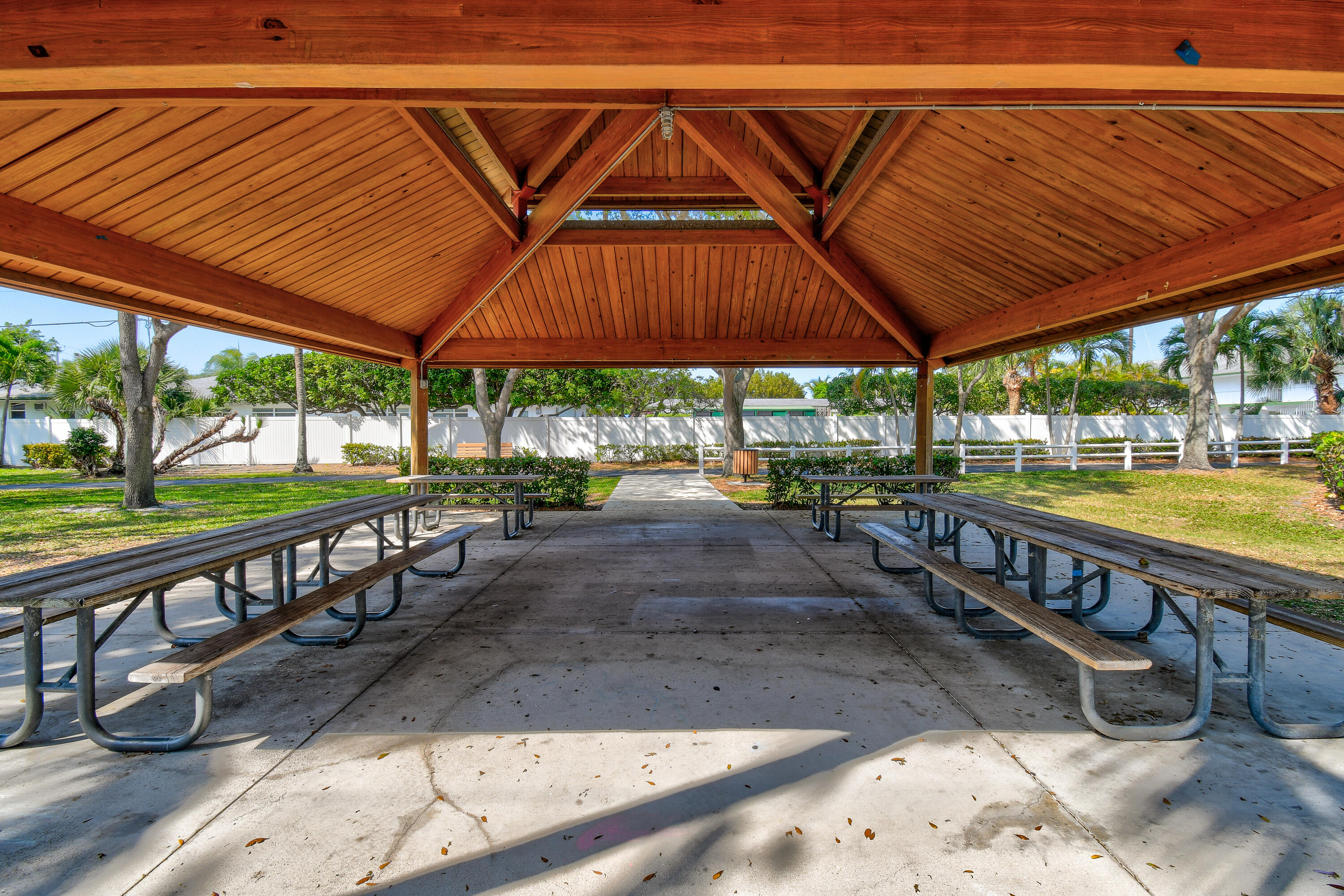 242 Village #2203 Tequesta, FL 33469