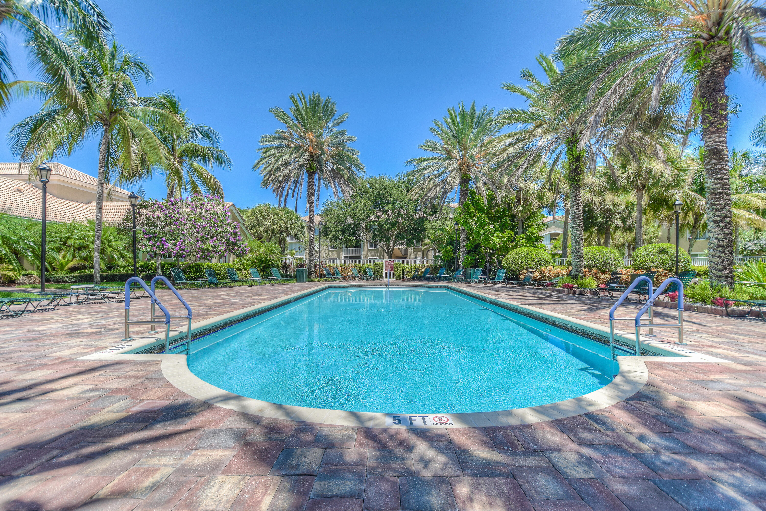 242 Village #2203 Tequesta, FL 33469