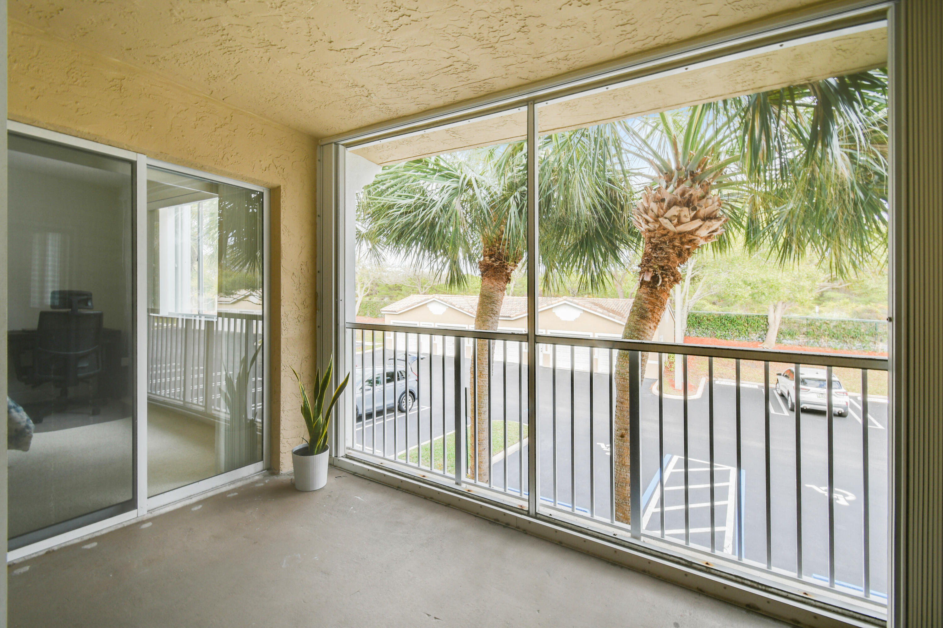 242 Village #2203 Tequesta, FL 33469