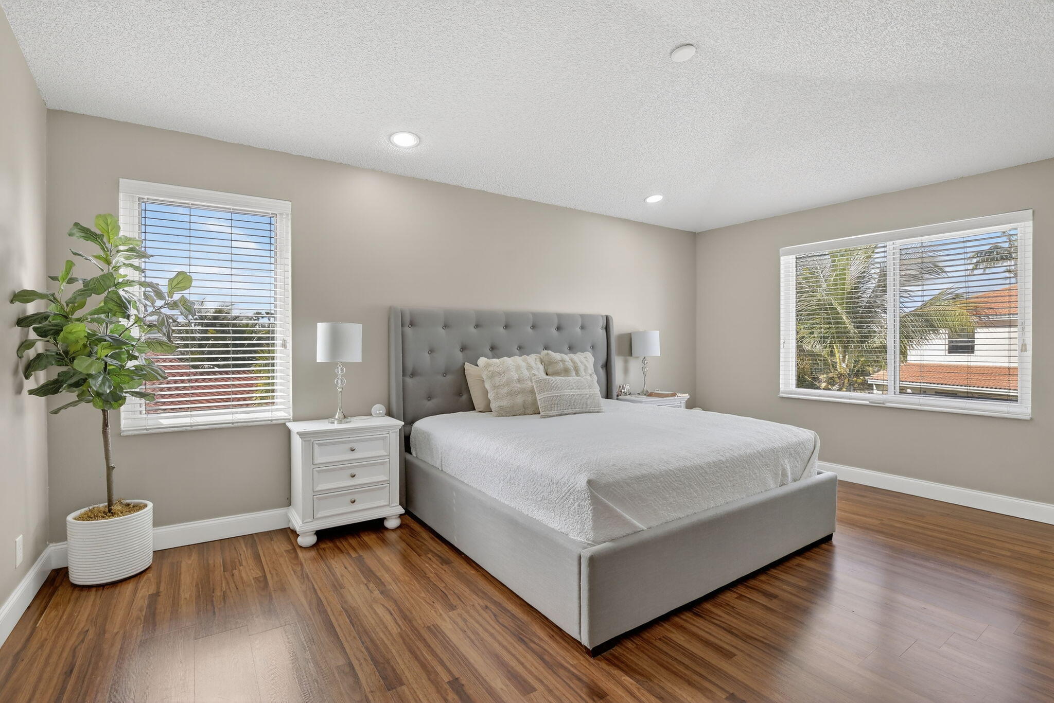 1583 SW 186th Pembroke Pines, FL 33029