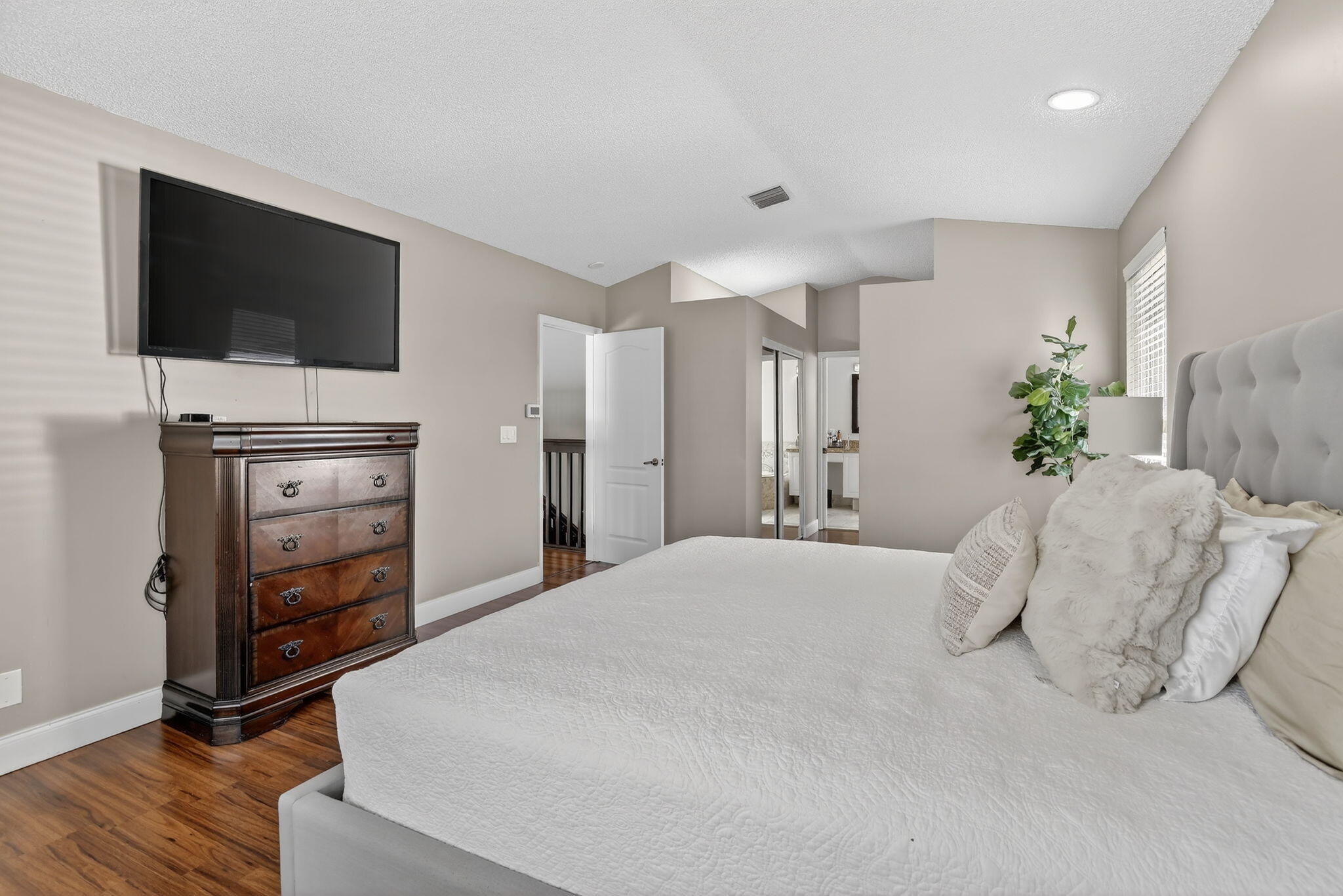 1583 SW 186th Pembroke Pines, FL 33029