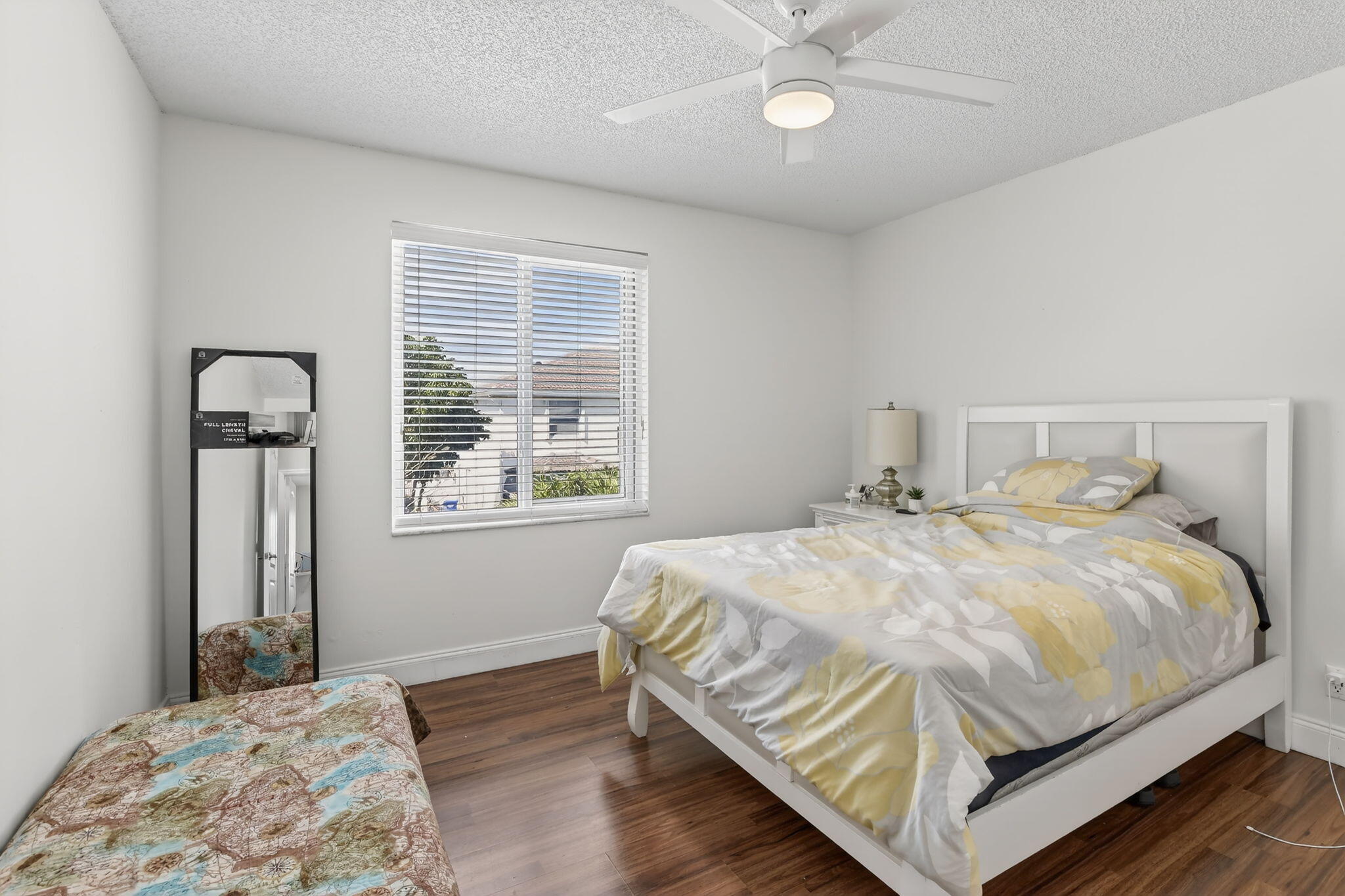 1583 SW 186th Pembroke Pines, FL 33029