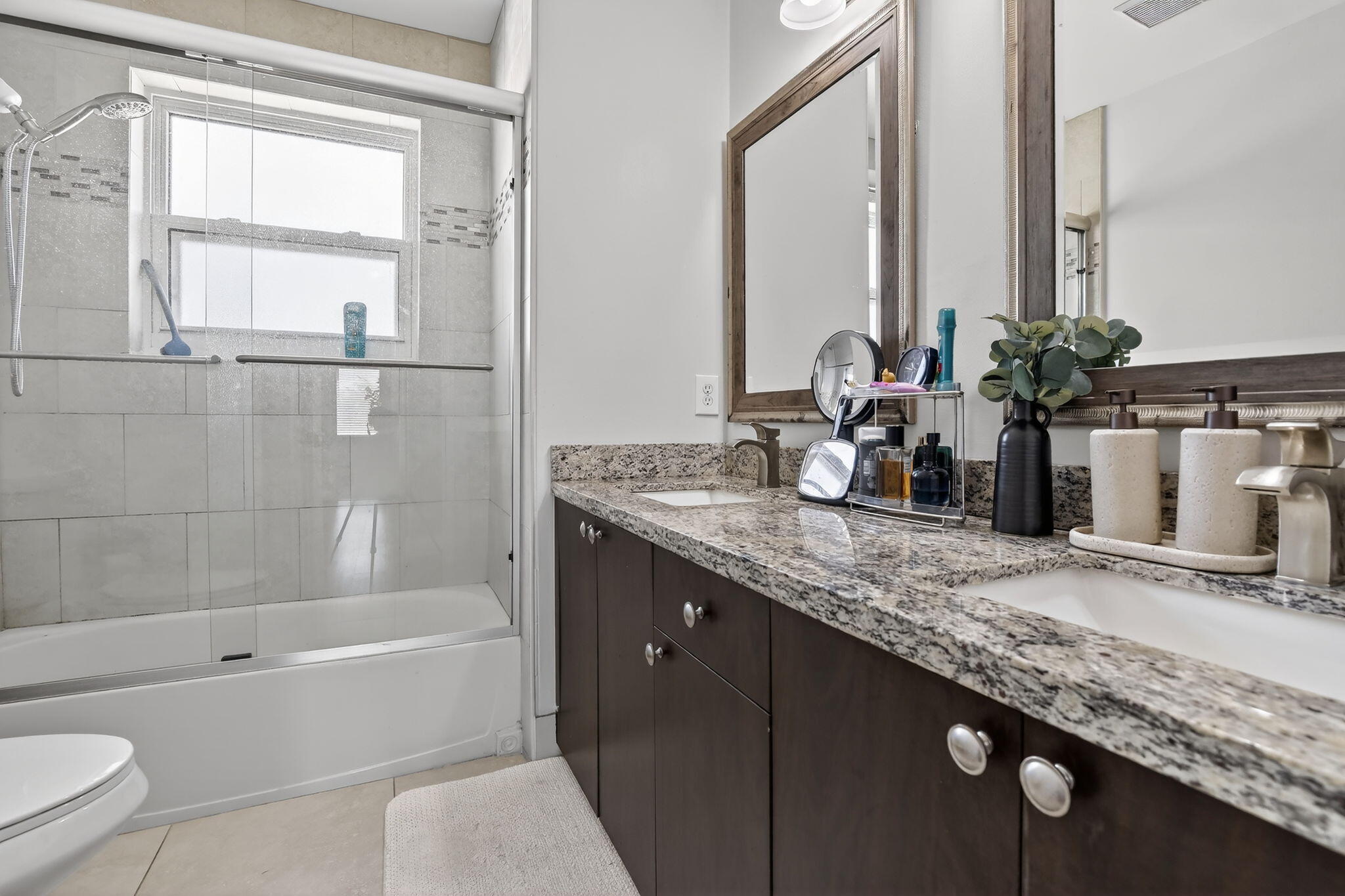 1583 SW 186th Pembroke Pines, FL 33029