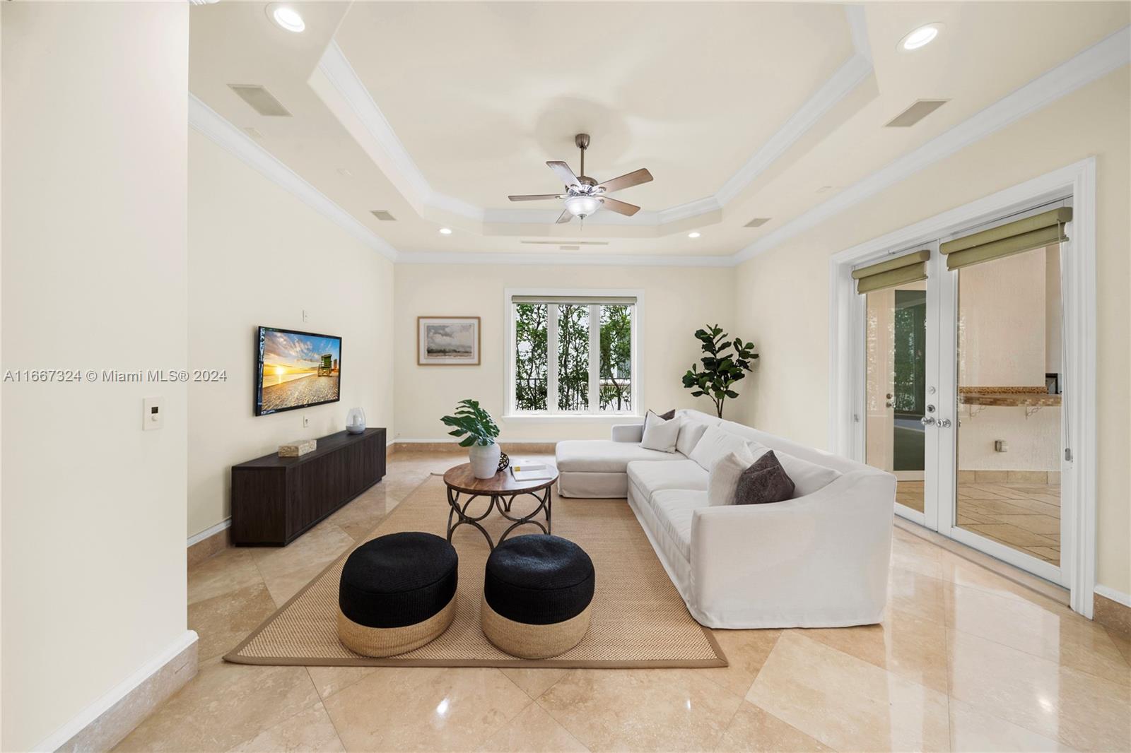 5770 La Luneta Ave Miami, FL 33155 5770 La Luneta Ave Miami, FL 33155