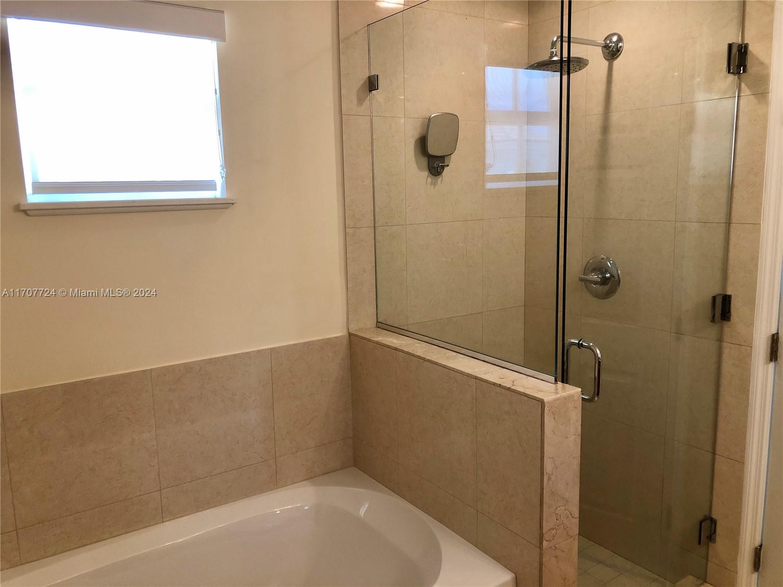 2700 NE 184th Ter #126,Aventura, FL 33160