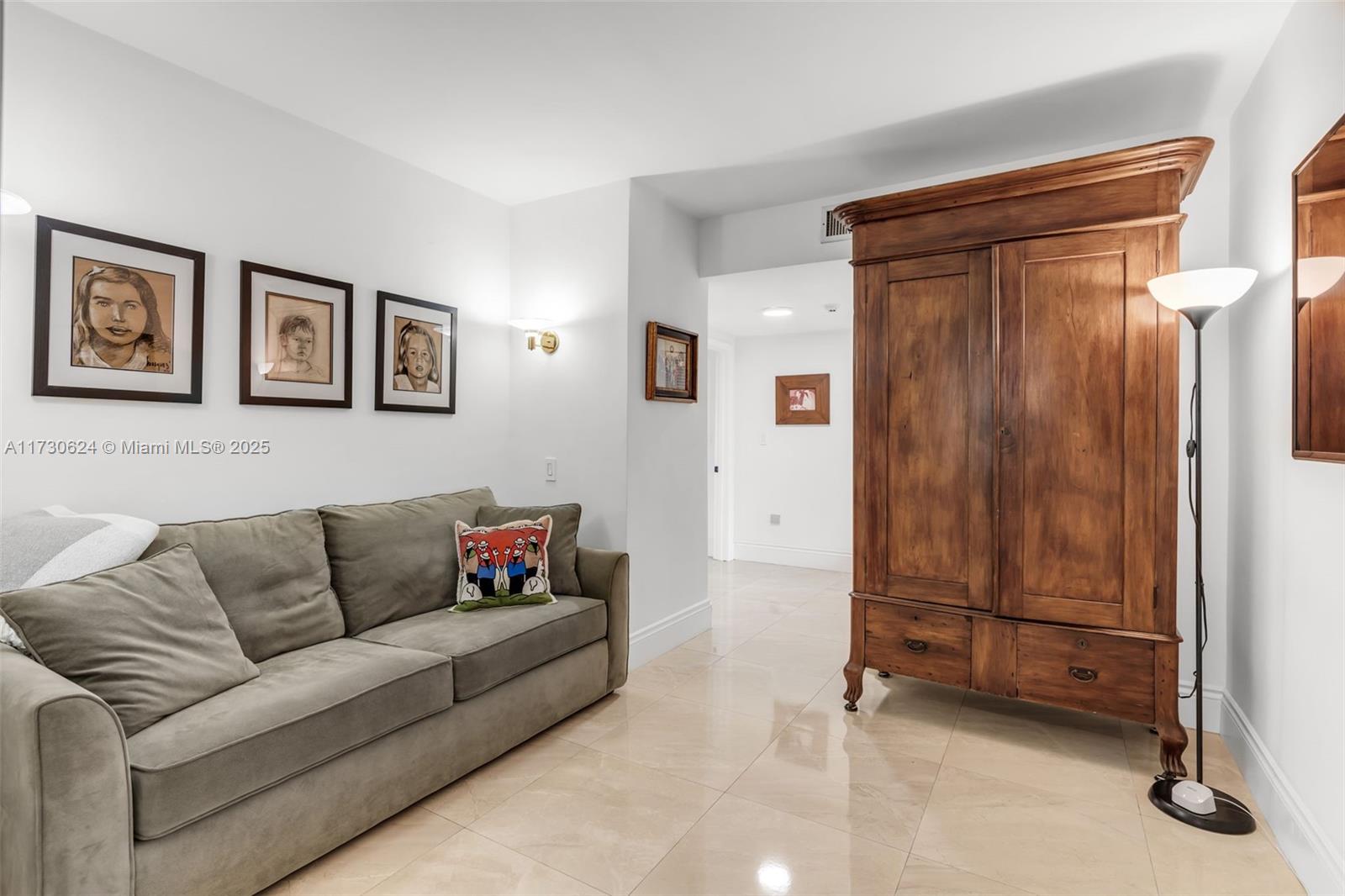 9260 SW 101st St Miami, FL 33176