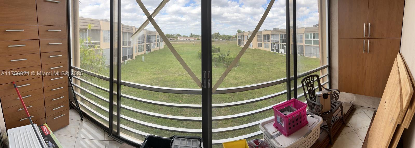 9101 Sunrise Lks Blvd #213