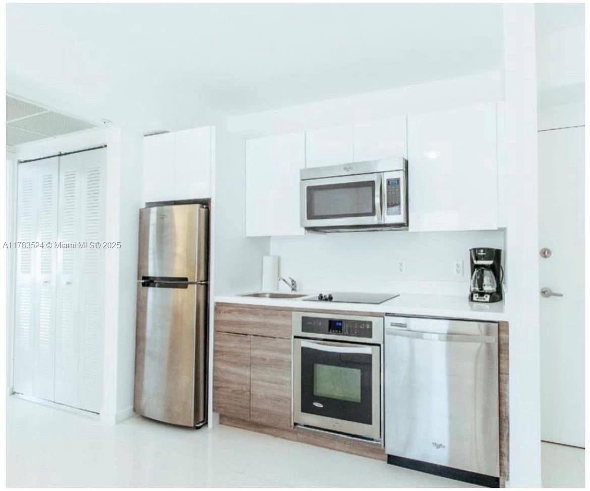 1450 Meridian Ave #204