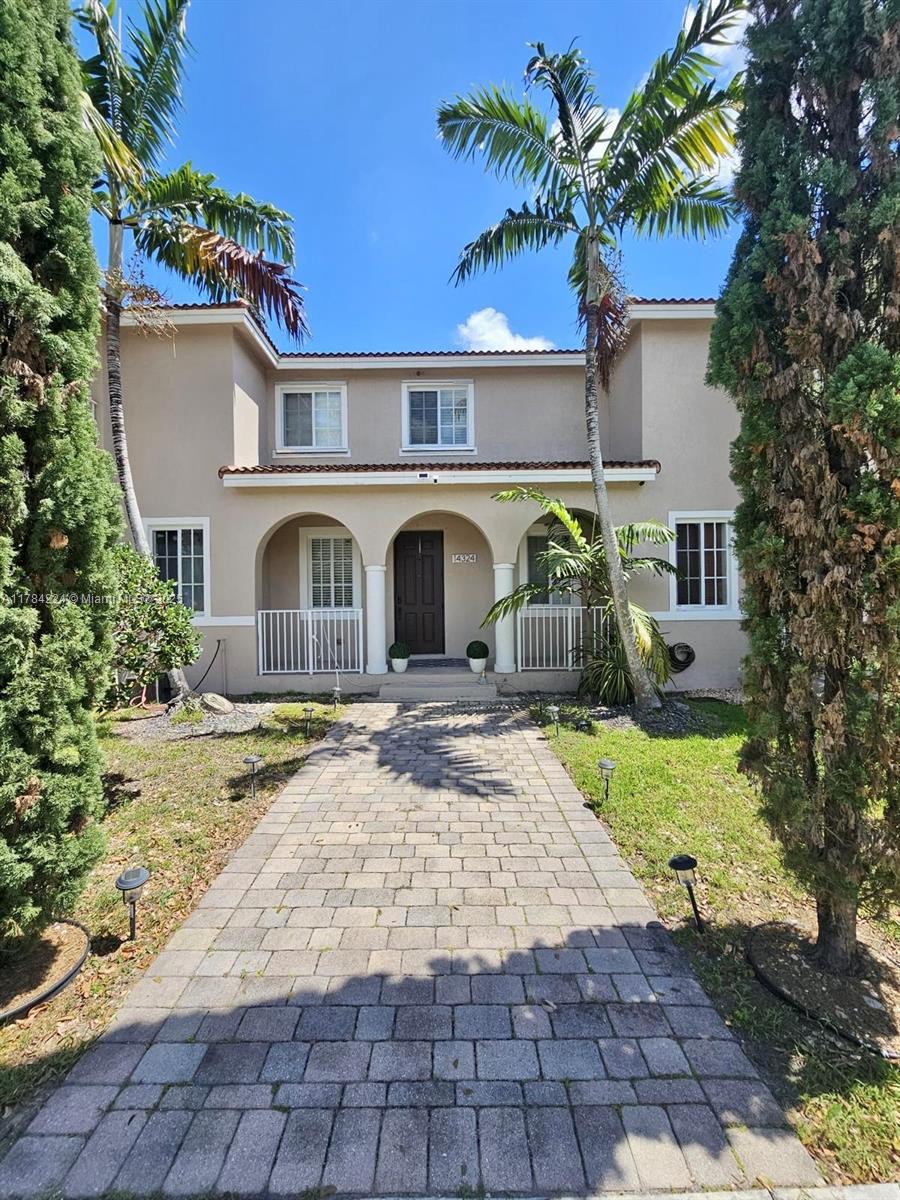 image MANDARIN LAKES0