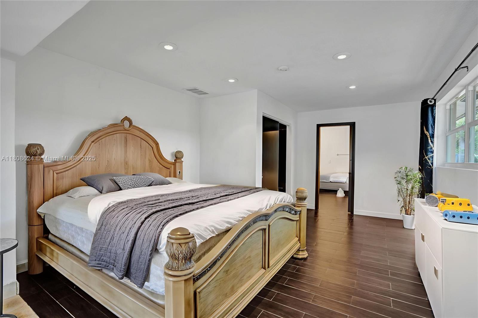 3100 NE 56th Ct Fort Lauderdale, FL 33308