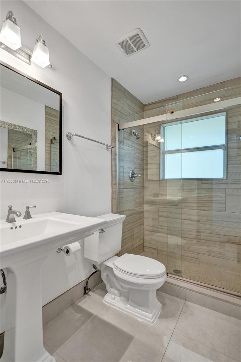 3100 NE 56th Ct Fort Lauderdale, FL 33308