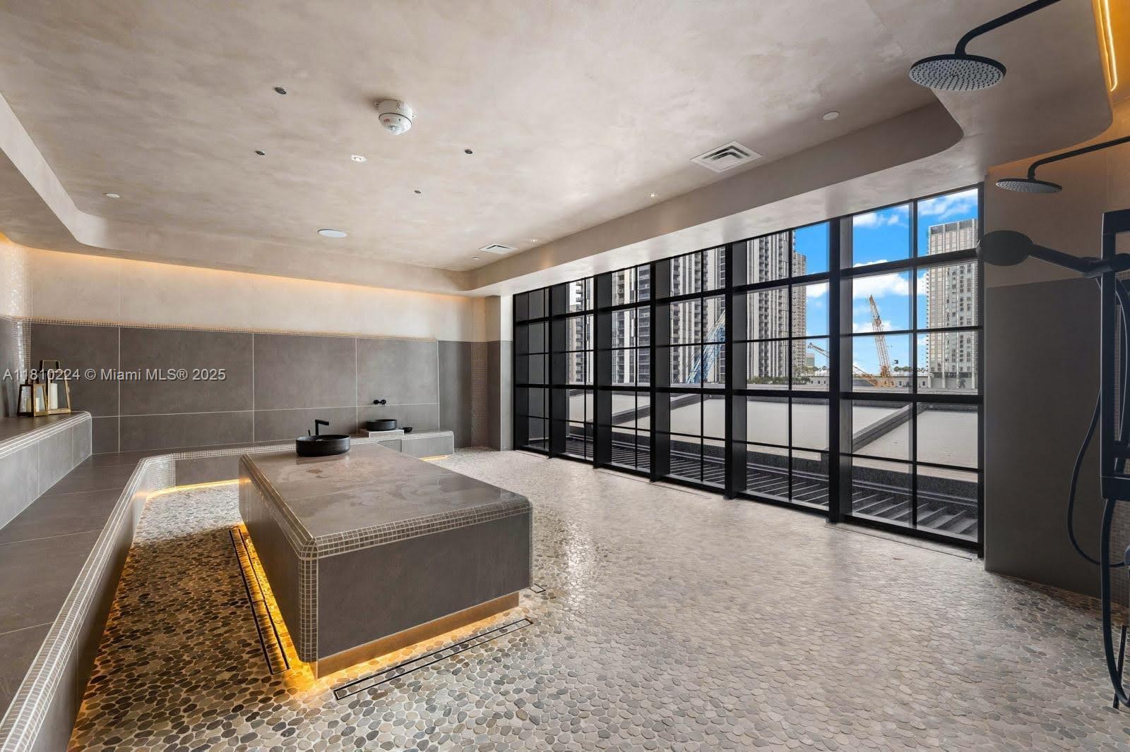 image Gale Residences24