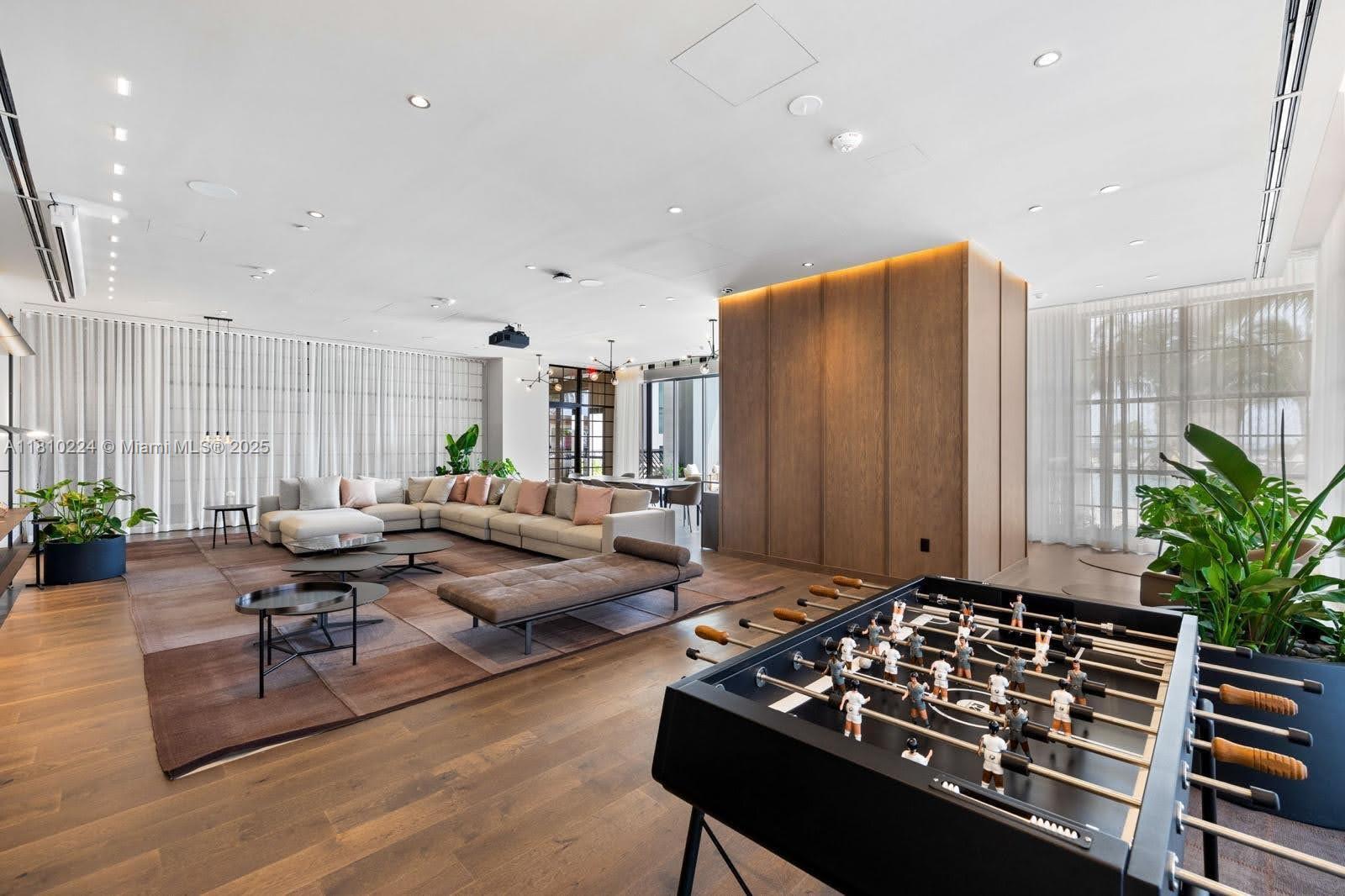 image Gale Residences37