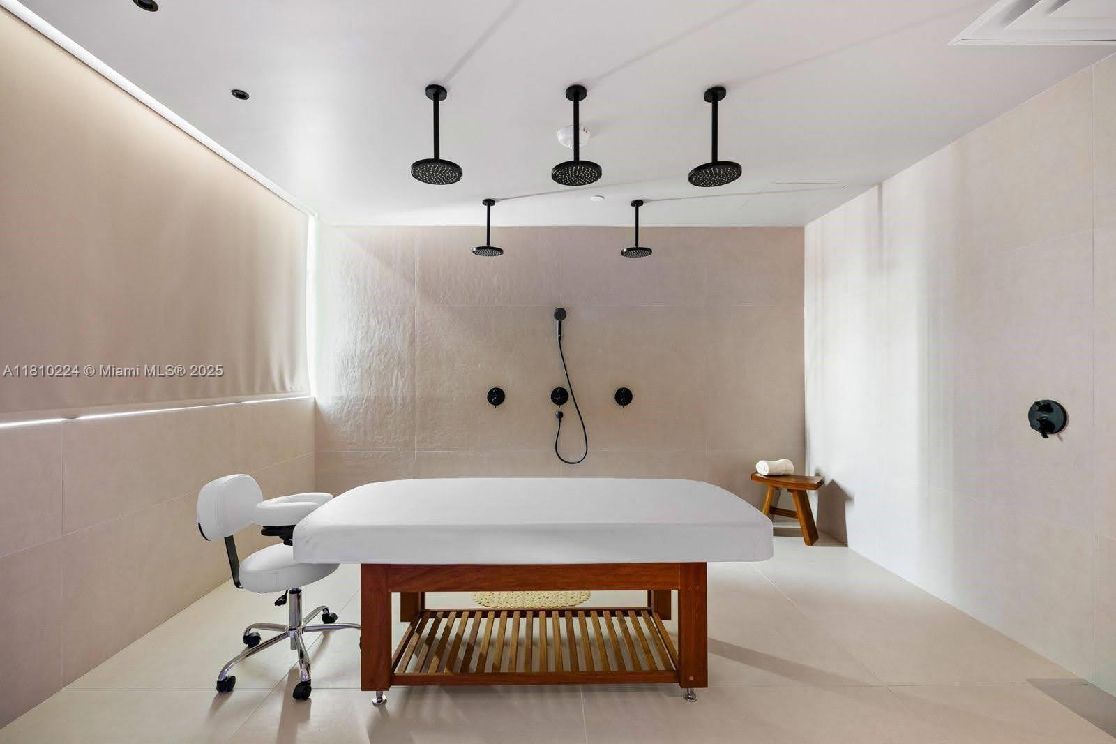 image Gale Residences46