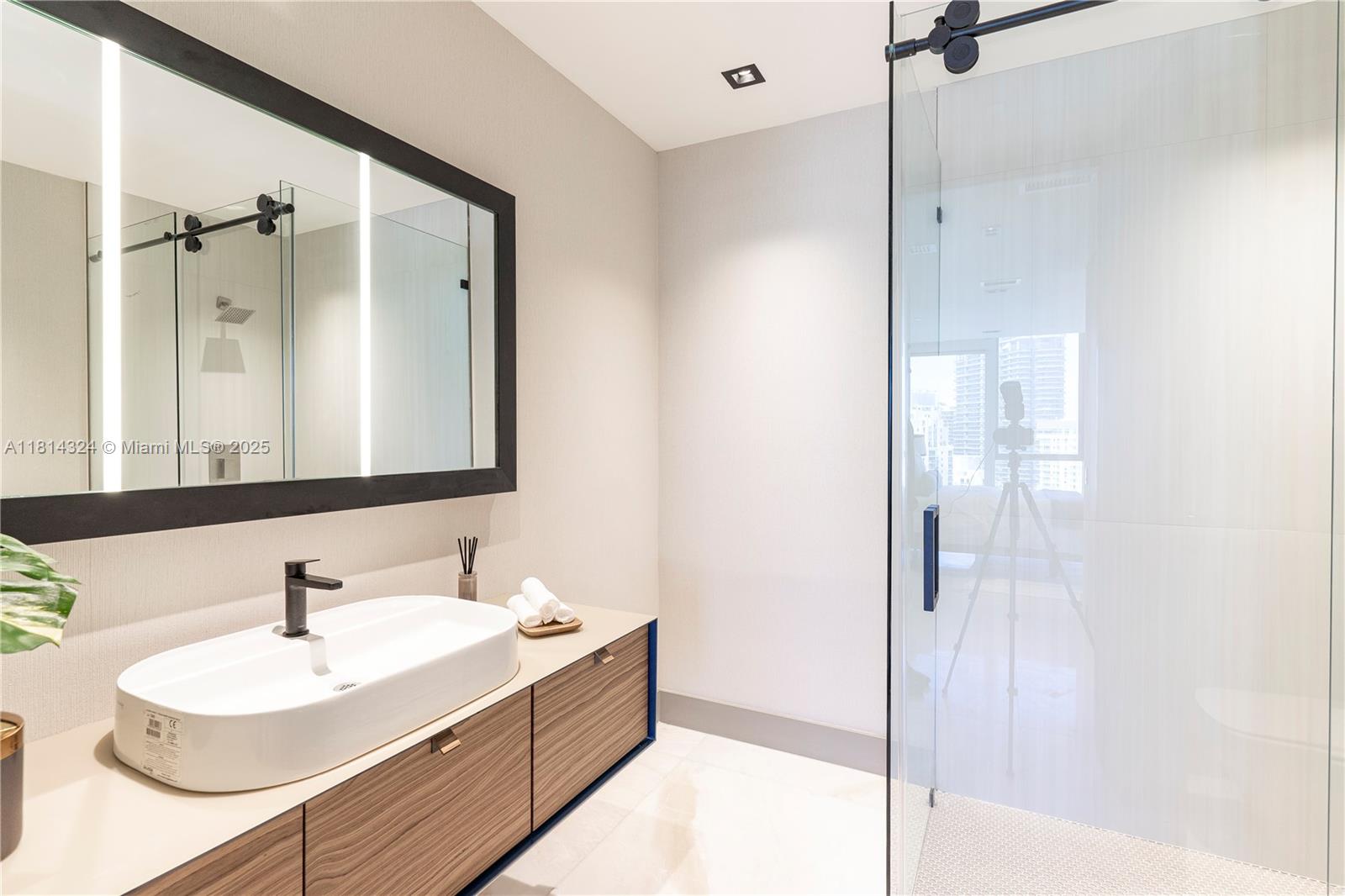 1300 Brickell Bay Dr #4400 Miami, FL 33131