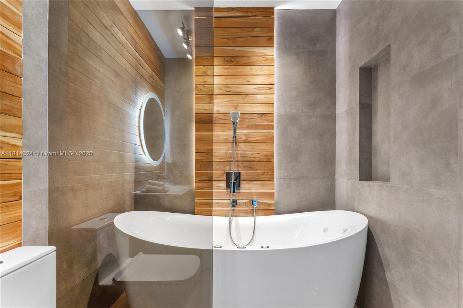 1300 Brickell Bay Dr #4400 Miami, FL 33131