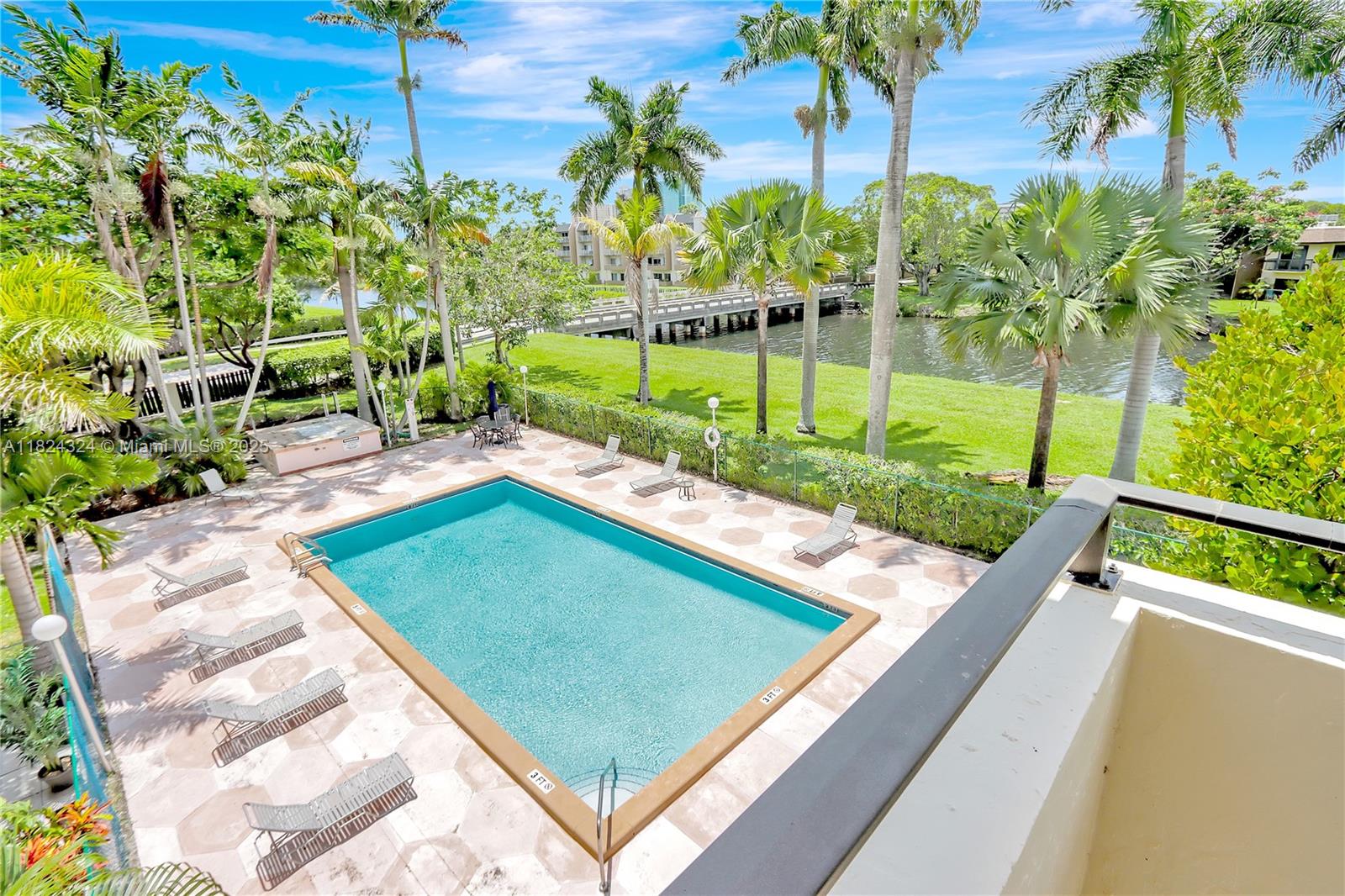 7900 Camino Cir #305