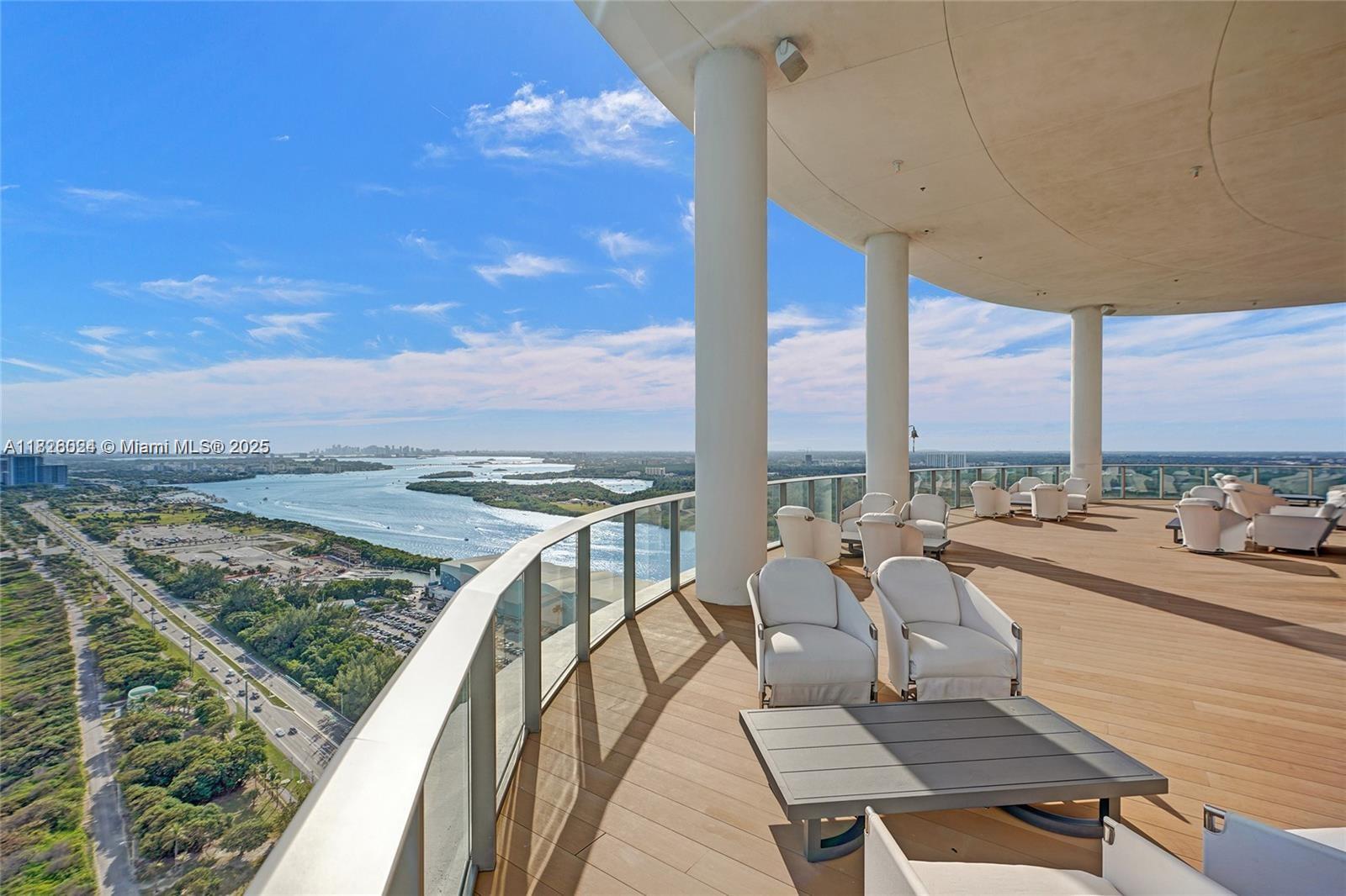image Ritz Carlton26