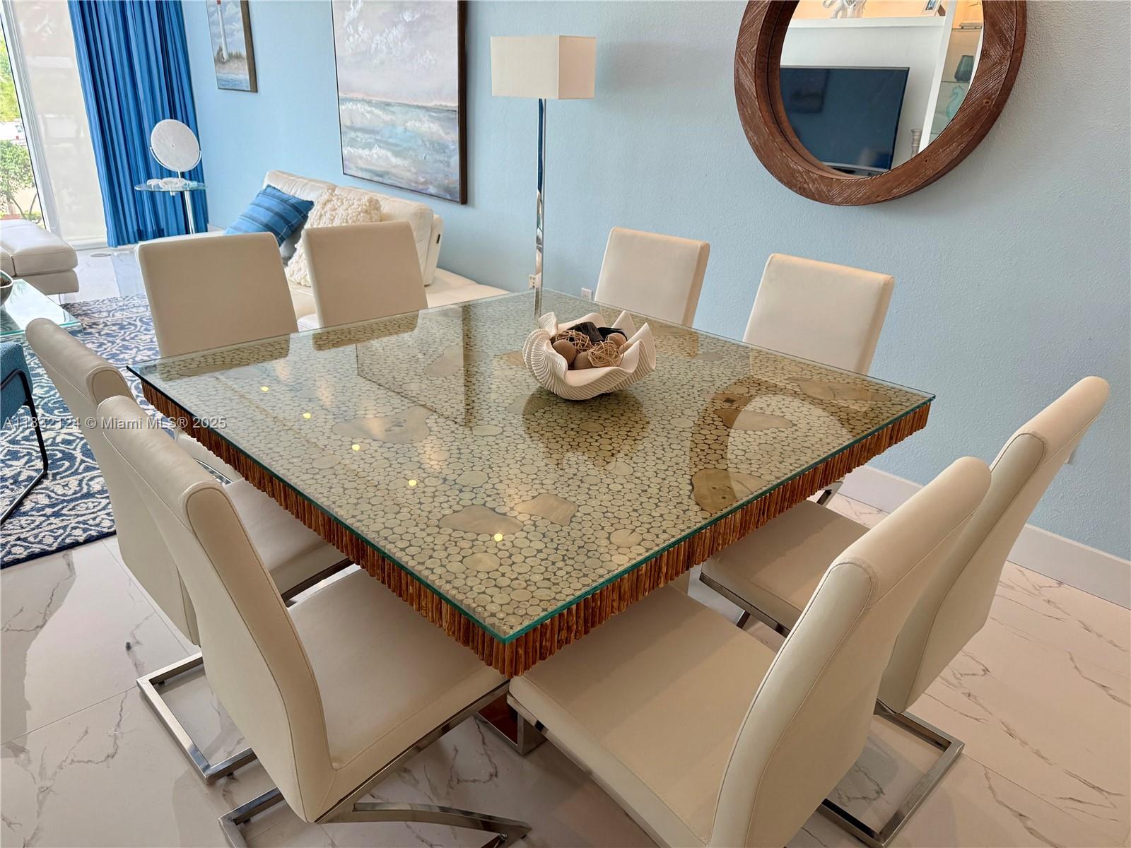 image Harbour House12