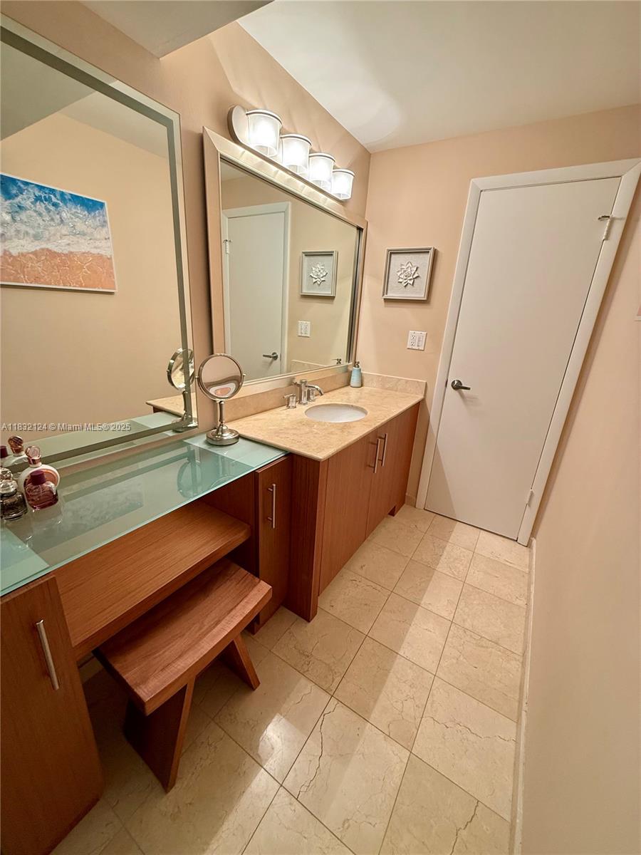 image Harbour House31