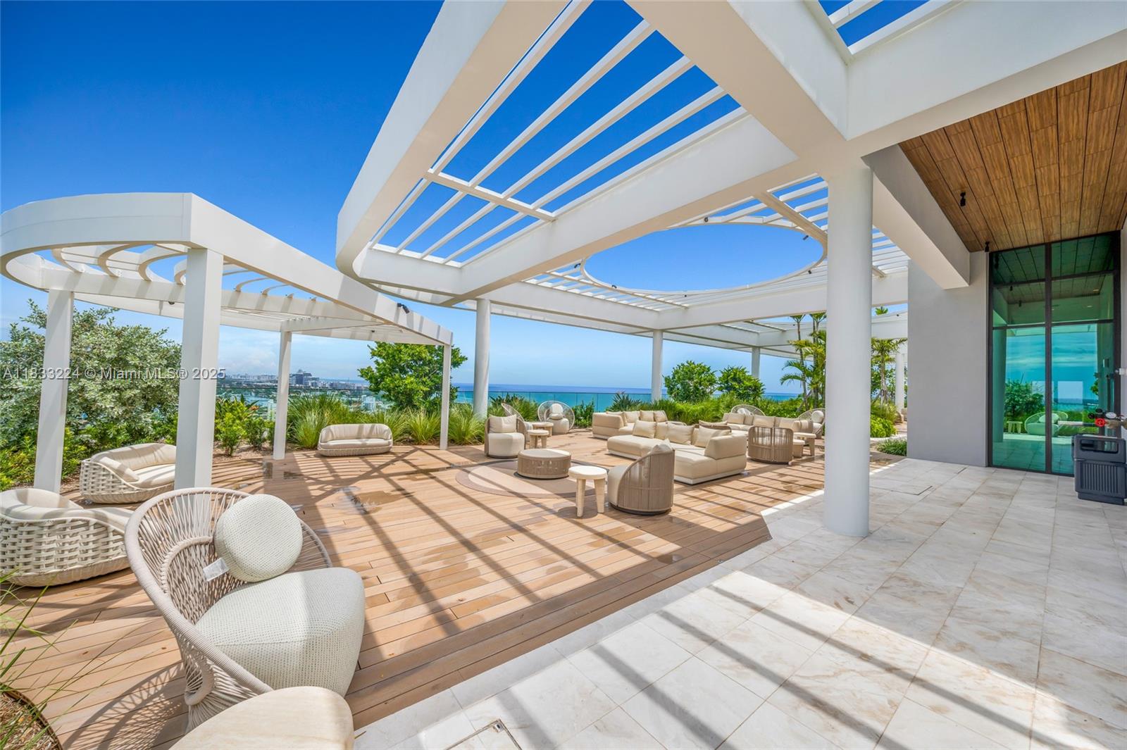 580 72th #910 Miami Beach, FL 31441